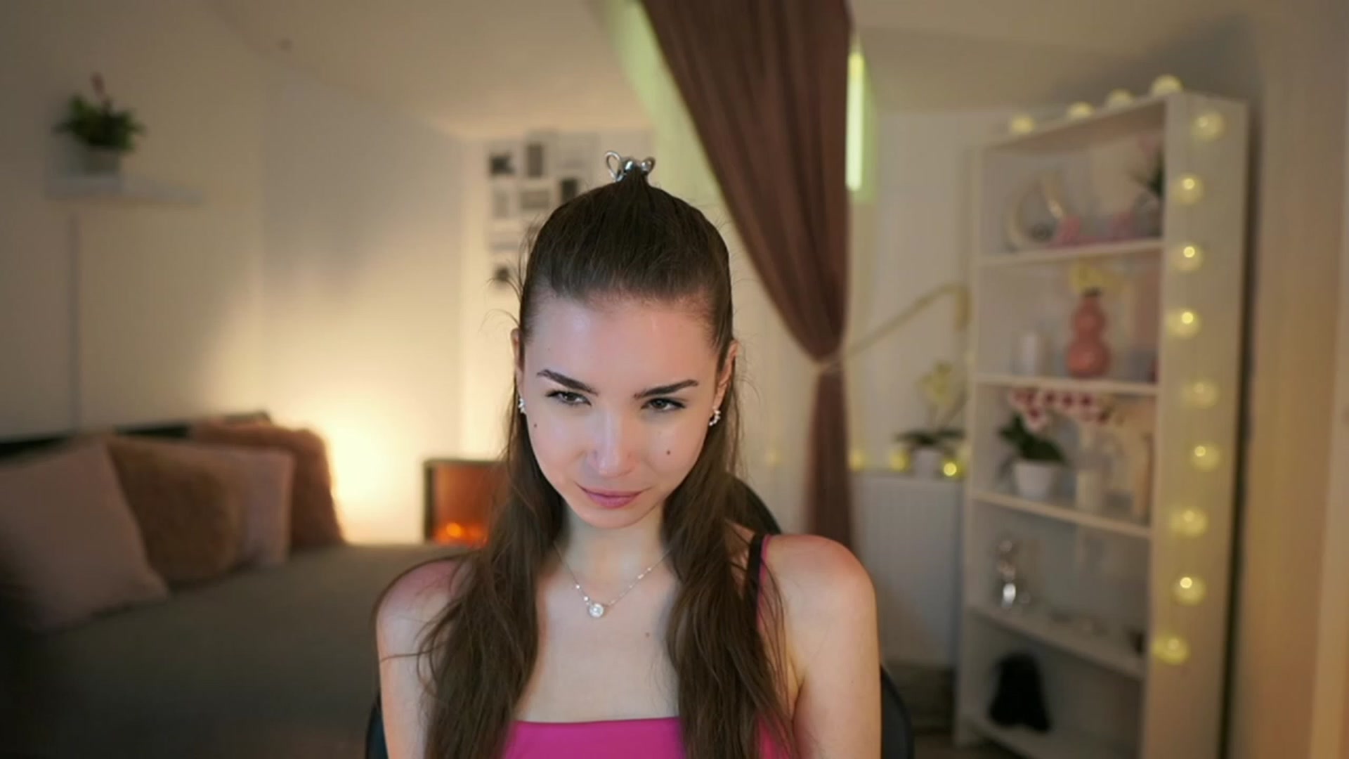 Gallery image thumbnail from Shy_jane's myfreecams stream on, 05/18/2023, 15:41 image 14 of 20