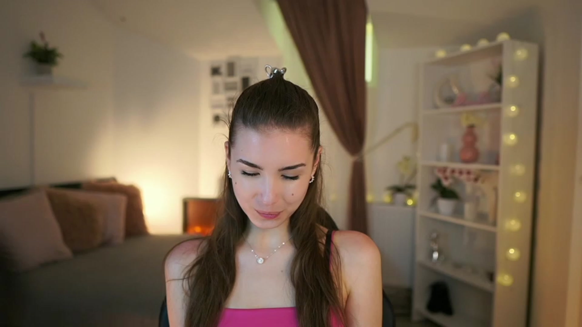 Gallery image thumbnail from Shy_jane's myfreecams stream on, 05/18/2023, 15:41 image 12 of 20