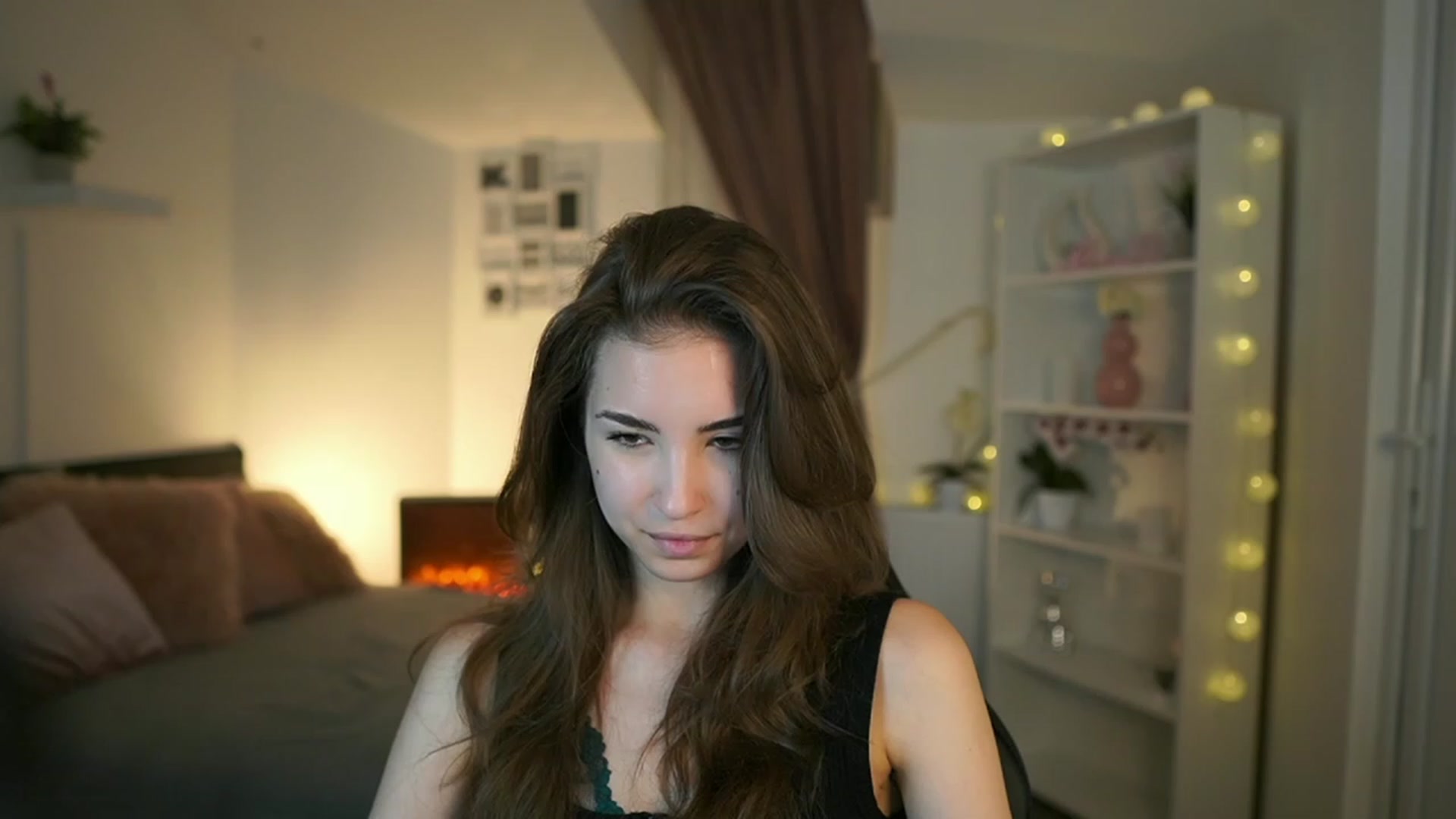 Gallery image thumbnail from Shy_jane's myfreecams stream on, 05/21/2023, 10:52 image 4 of 20