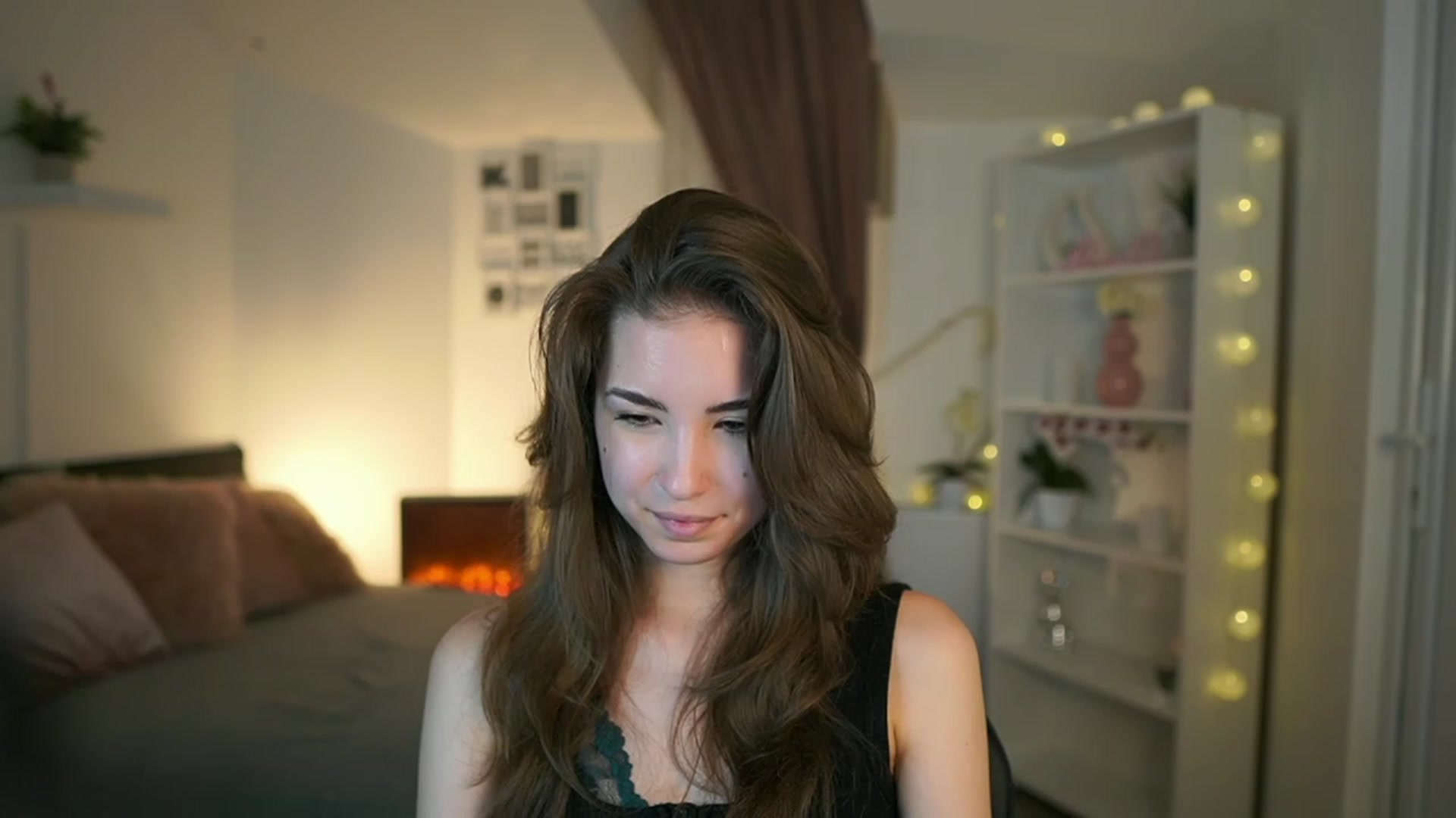 Gallery image thumbnail from Shy_jane's myfreecams stream on, 05/21/2023, 10:52 image 17 of 20