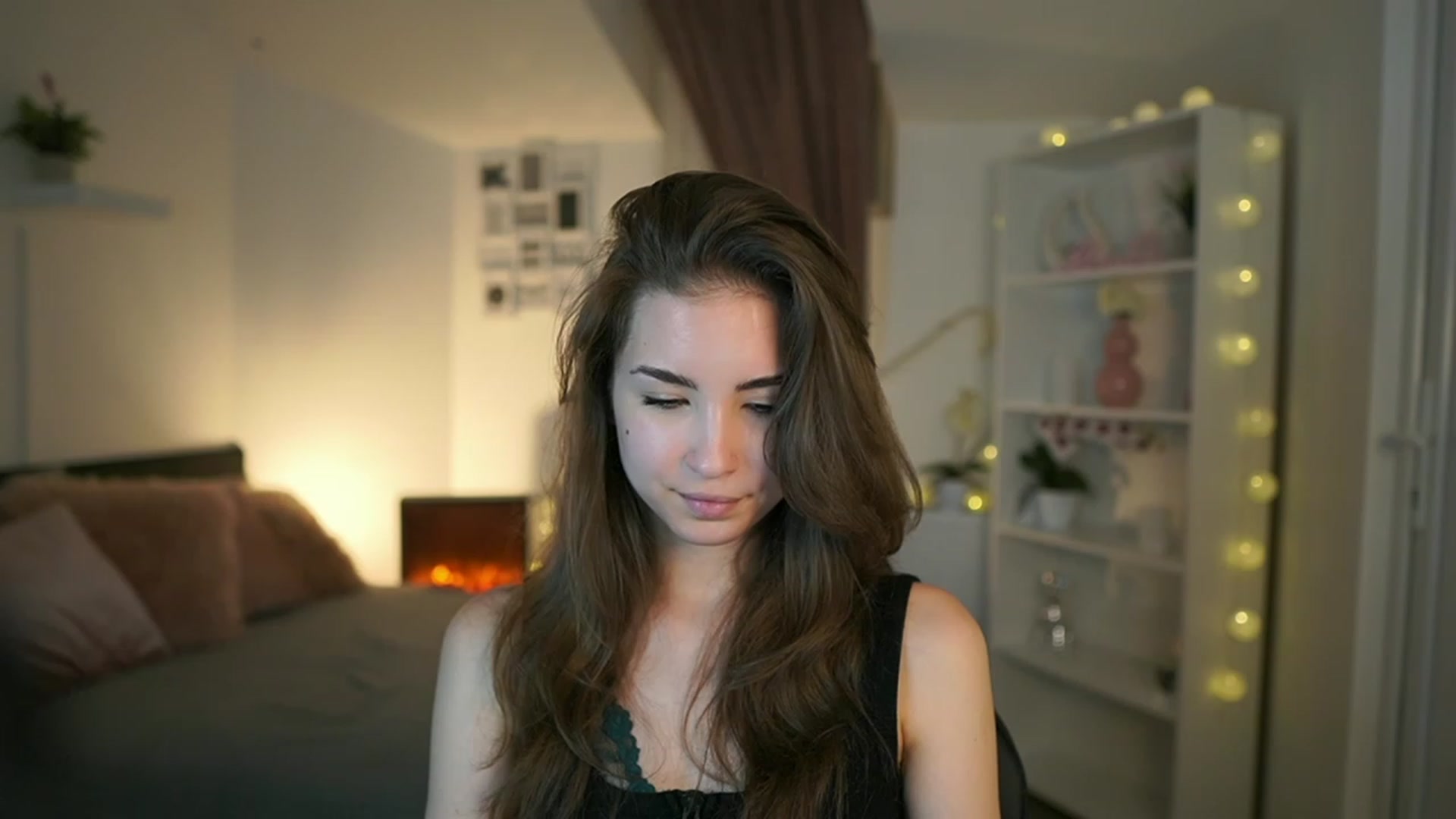 Gallery image thumbnail from Shy_jane's myfreecams stream on, 05/21/2023, 10:52 image 11 of 20
