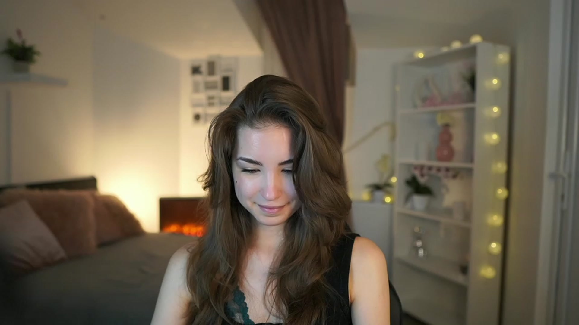 Gallery image thumbnail from Shy_jane's myfreecams stream on, 05/21/2023, 10:52 image 18 of 20