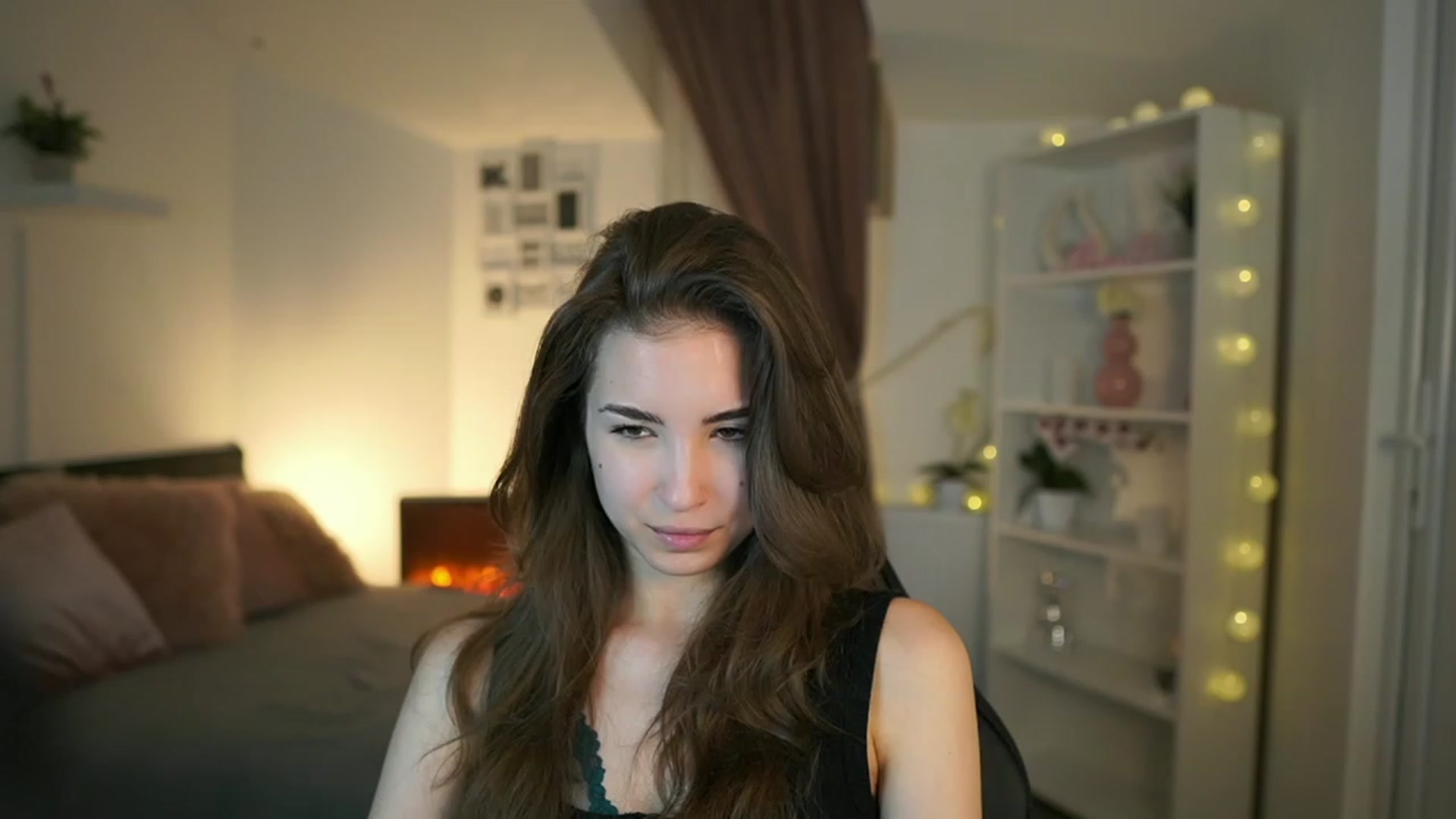 Gallery image thumbnail from Shy_jane's myfreecams stream on, 05/21/2023, 10:52 image 2 of 20
