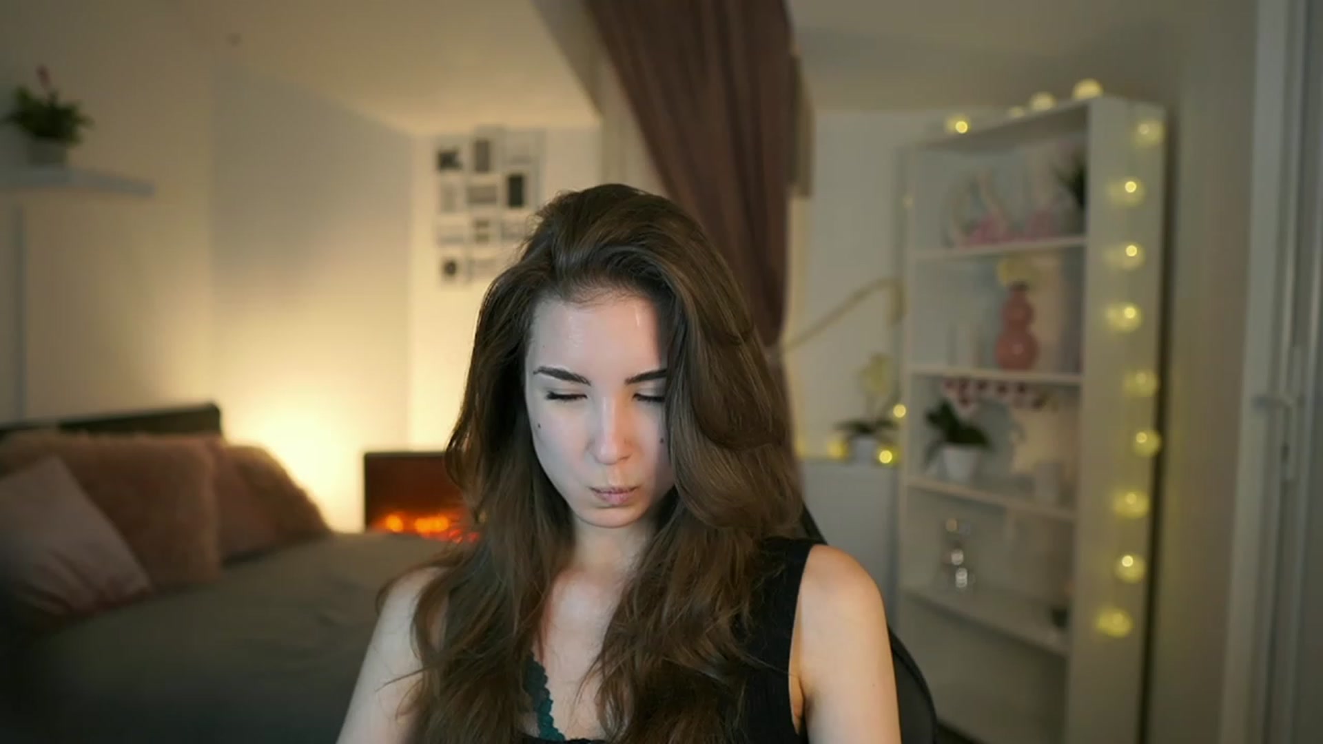 Gallery image thumbnail from Shy_jane's myfreecams stream on, 05/21/2023, 10:52 image 3 of 20