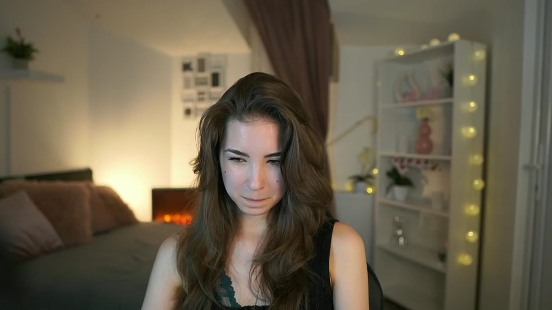 Gallery image thumbnail from Shy_jane's myfreecams stream on, 05/21/2023, 10:52 image 15 of 20