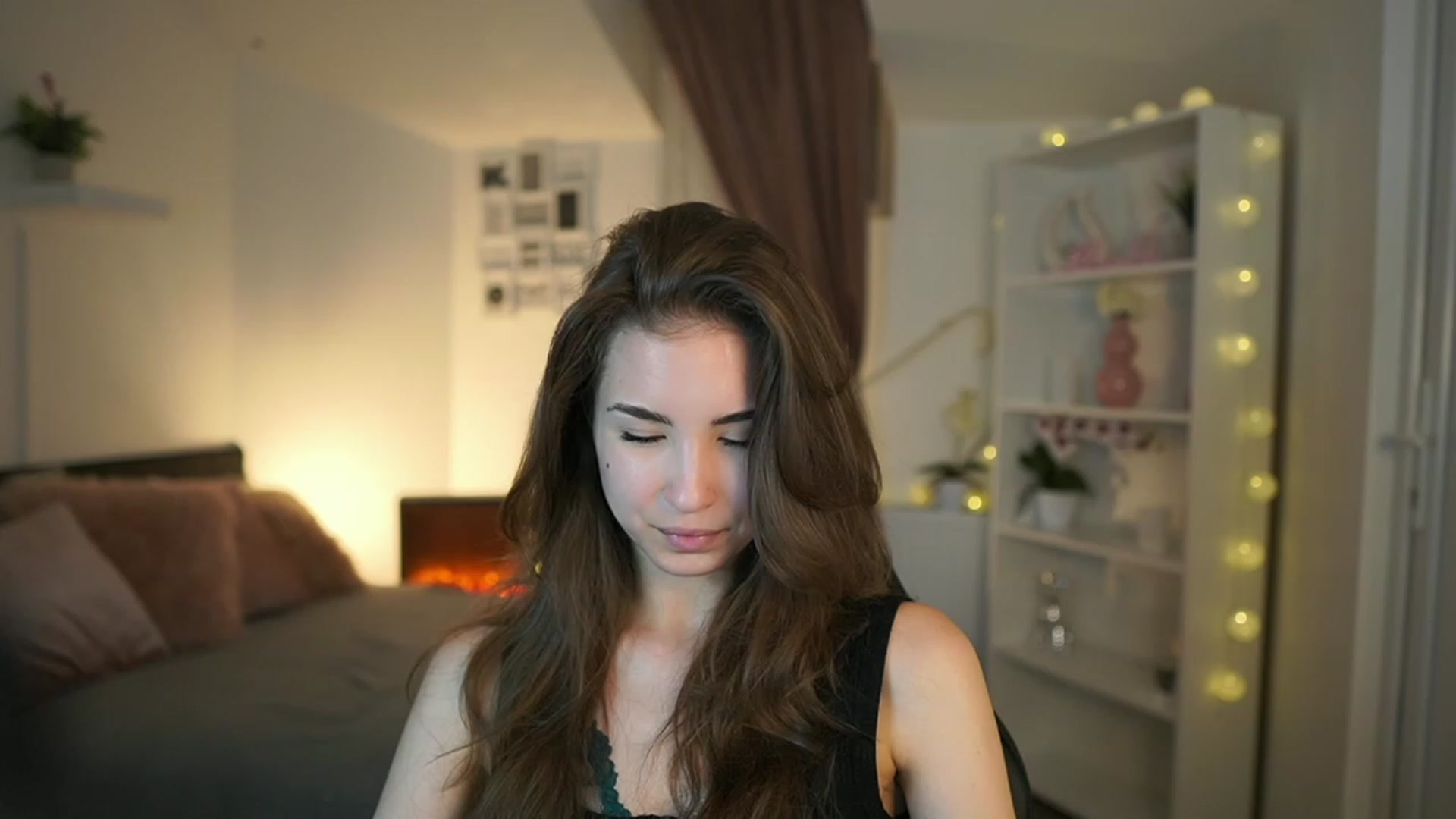 Gallery image thumbnail from Shy_jane's myfreecams stream on, 05/21/2023, 10:52 image 6 of 20