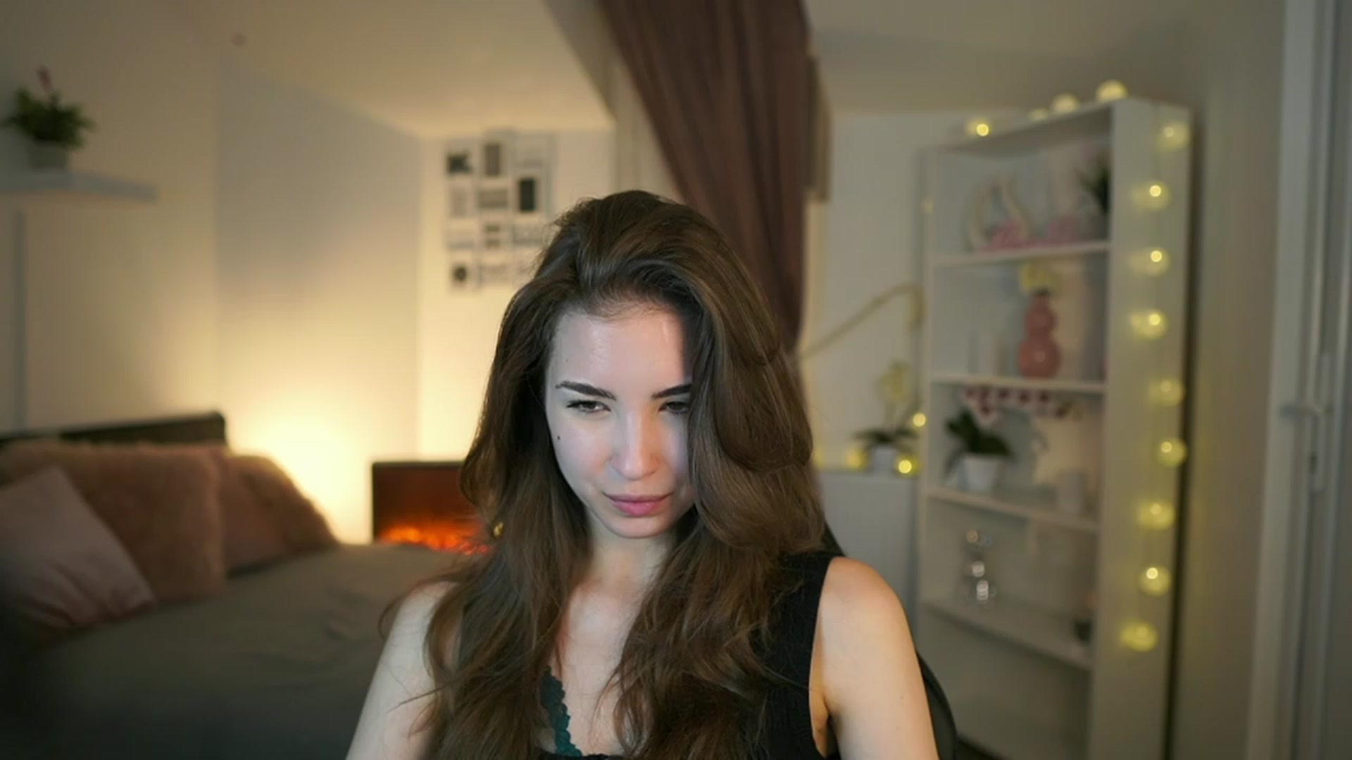 Gallery image thumbnail from Shy_jane's myfreecams stream on, 05/21/2023, 10:52 image 5 of 20