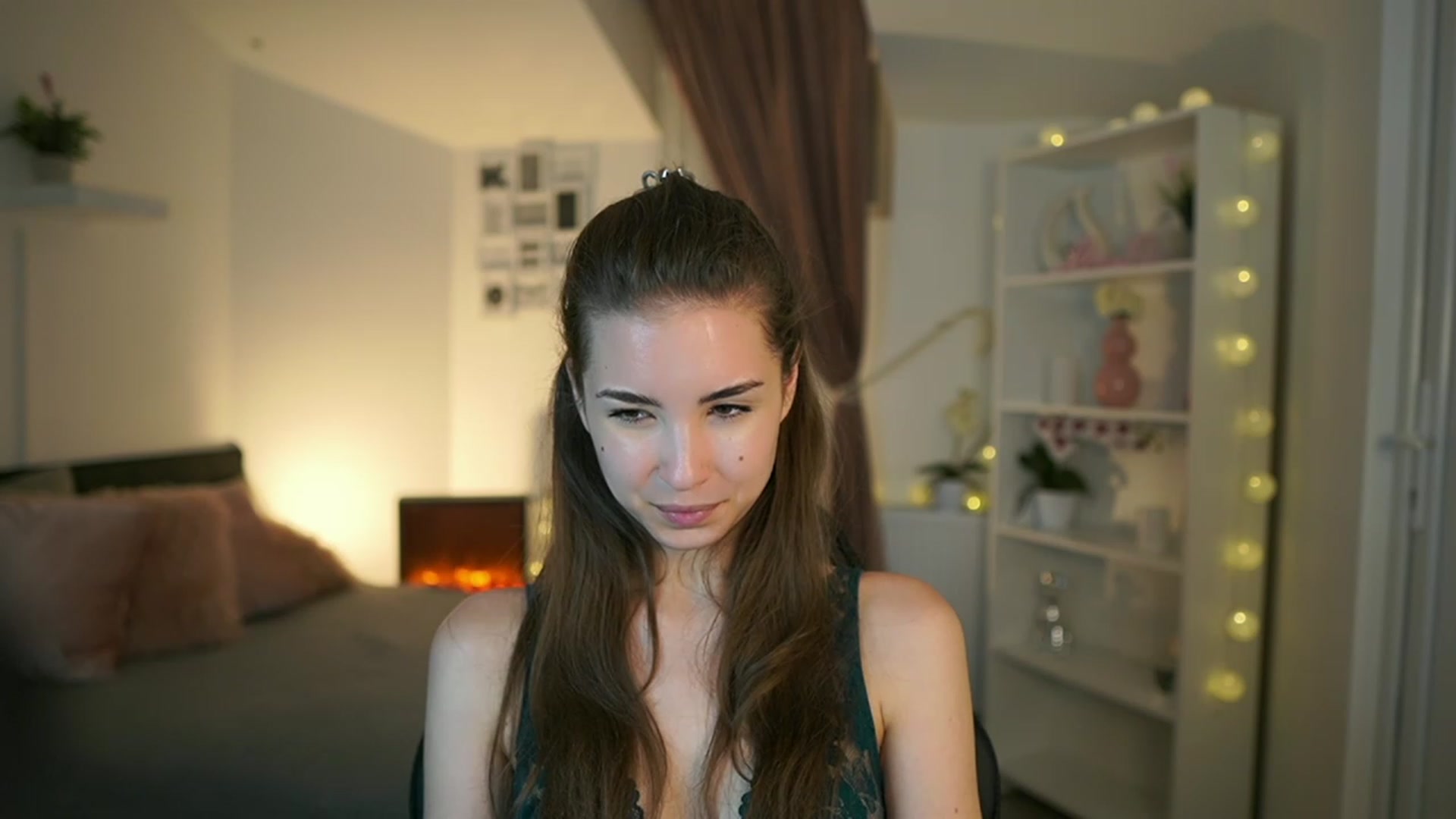 Gallery image thumbnail from Shy_jane's myfreecams stream on, 05/21/2023, 14:50 image 15 of 20