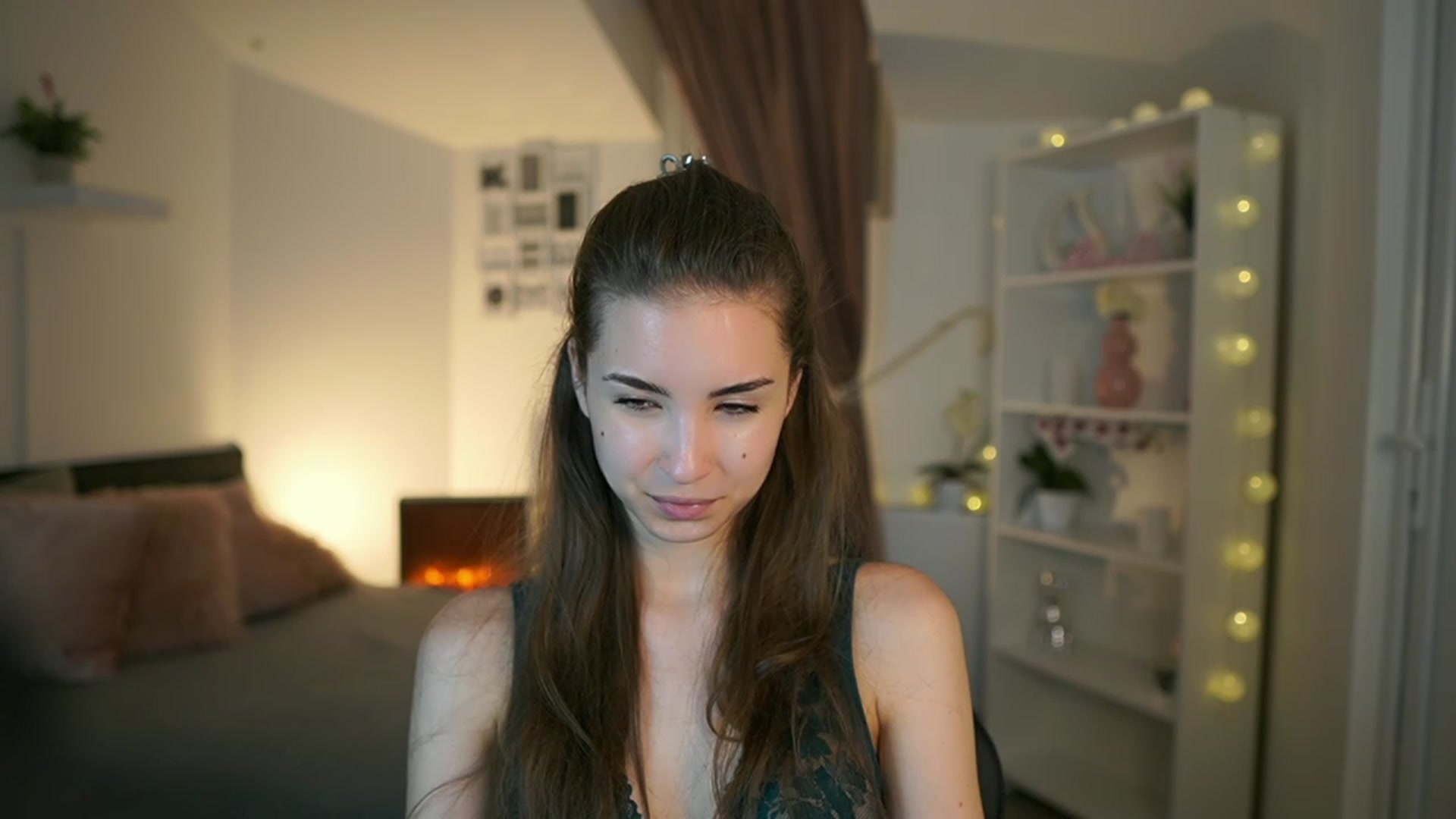 Gallery image thumbnail from Shy_jane's myfreecams stream on, 05/21/2023, 14:50 image 5 of 20