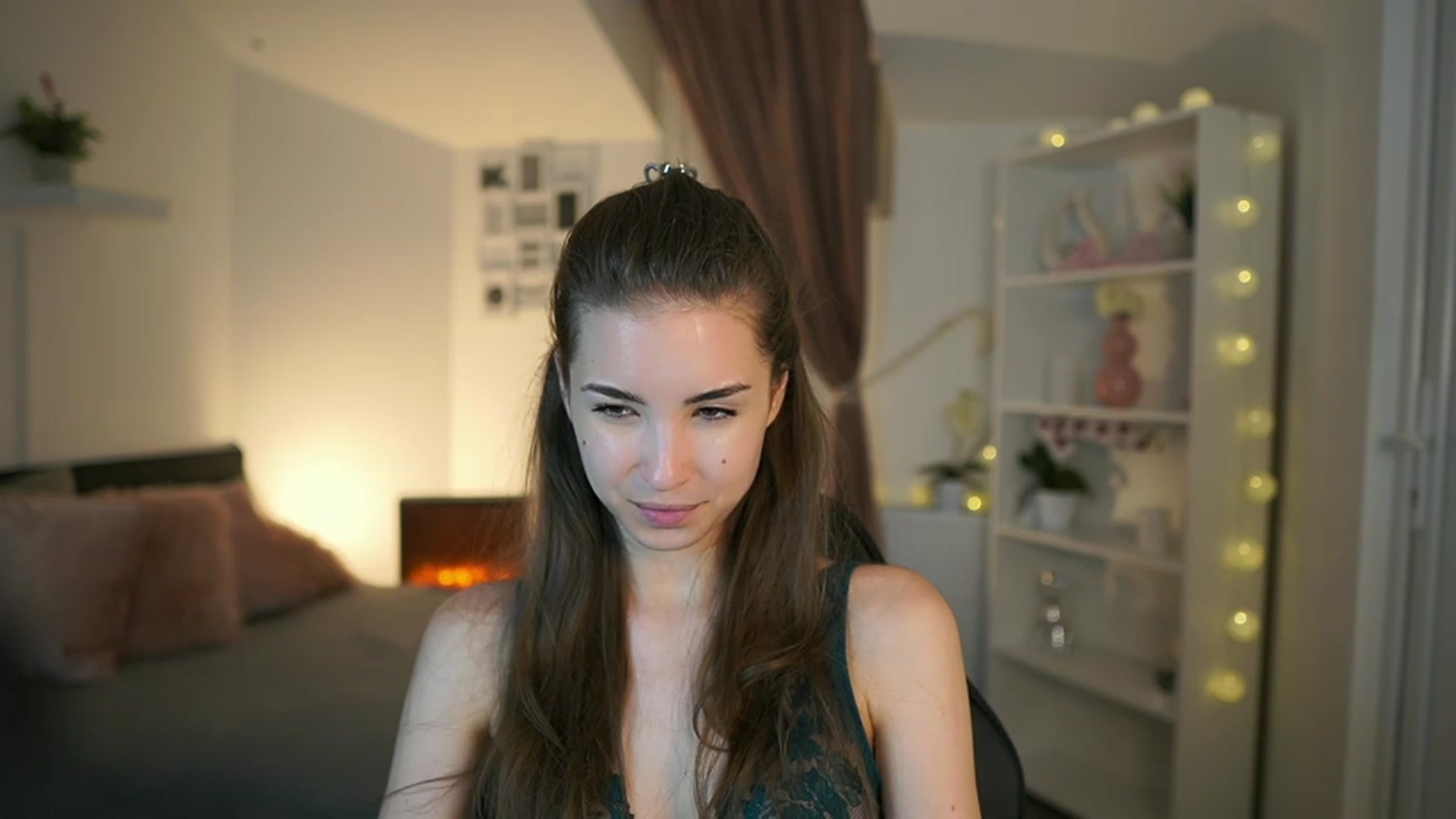 Gallery image thumbnail from Shy_jane's myfreecams stream on, 05/21/2023, 14:50 image 6 of 20
