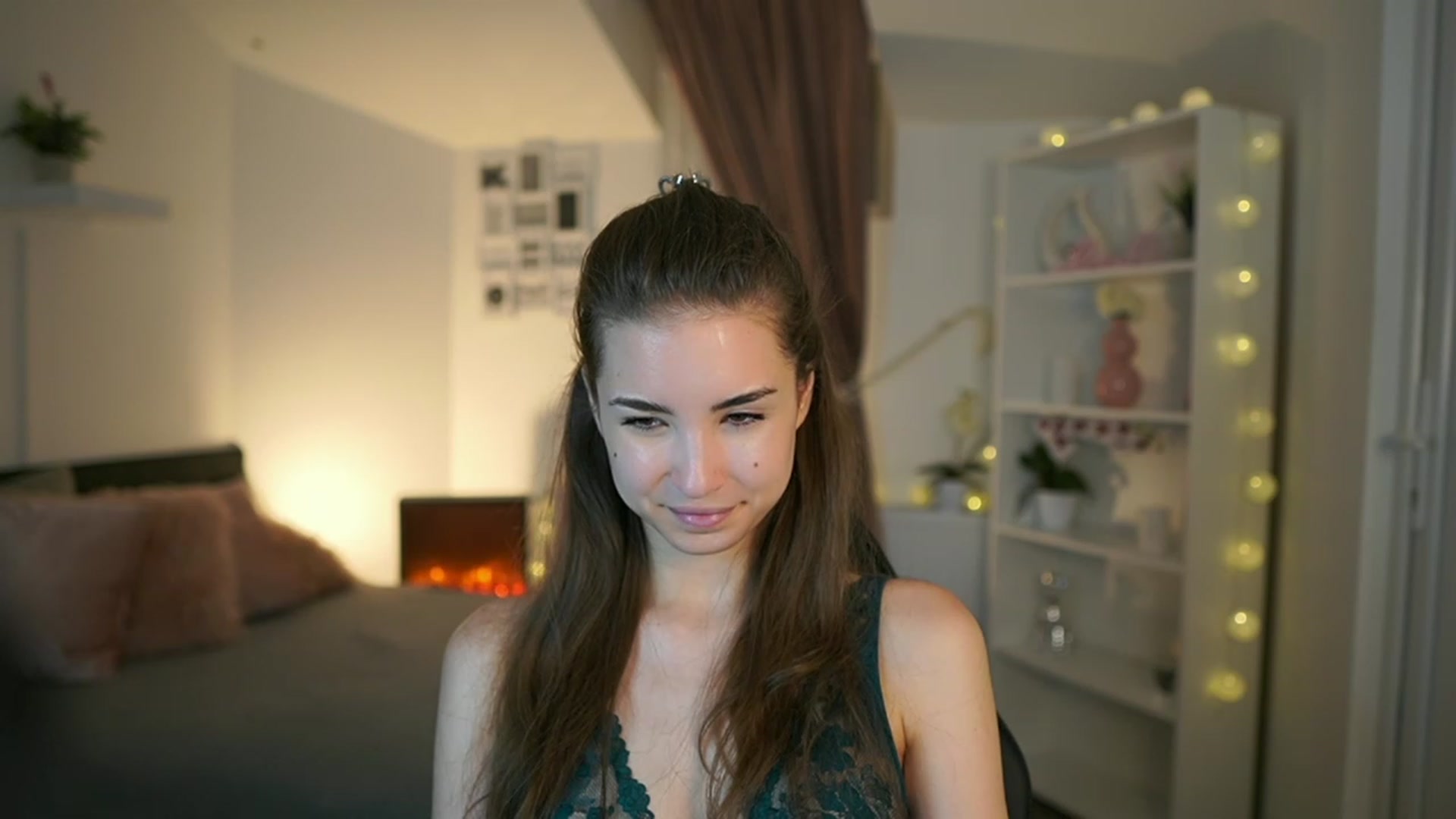 Gallery image thumbnail from Shy_jane's myfreecams stream on, 05/21/2023, 14:50 image 10 of 20