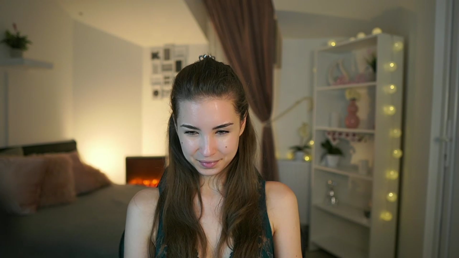 Gallery image thumbnail from Shy_jane's myfreecams stream on, 05/21/2023, 14:50 image 17 of 20