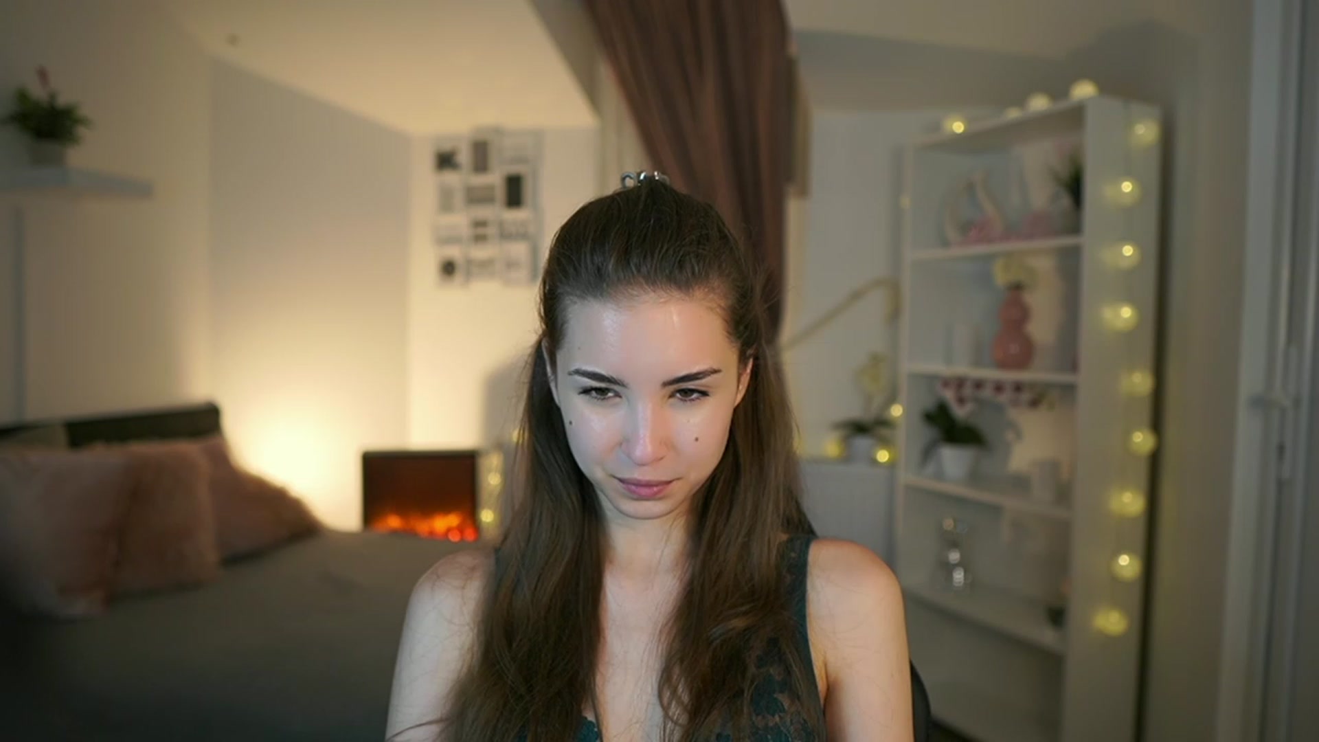 Gallery image thumbnail from Shy_jane's myfreecams stream on, 05/21/2023, 14:50 image 9 of 20