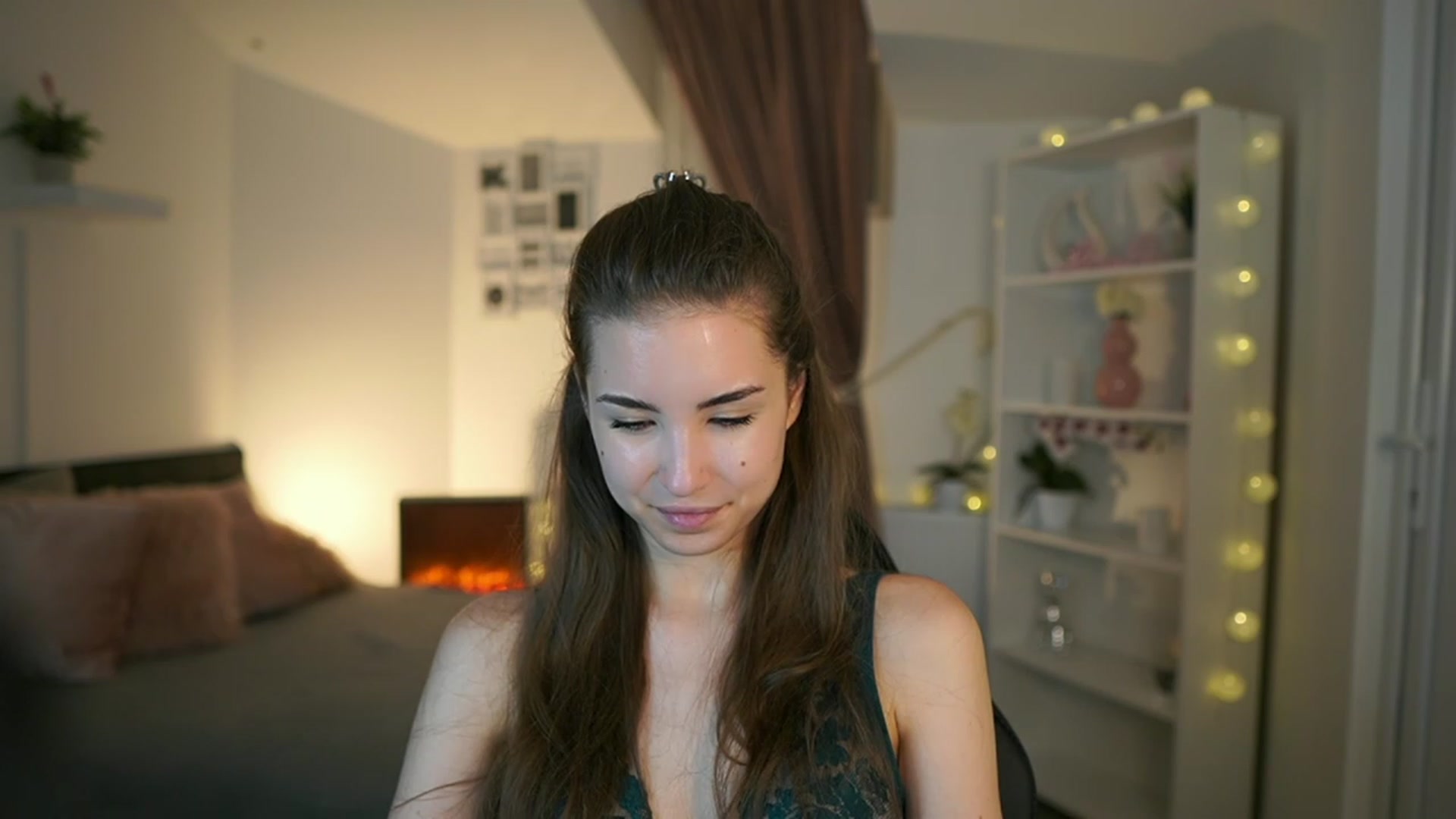 Gallery image thumbnail from Shy_jane's myfreecams stream on, 05/21/2023, 14:50 image 8 of 20