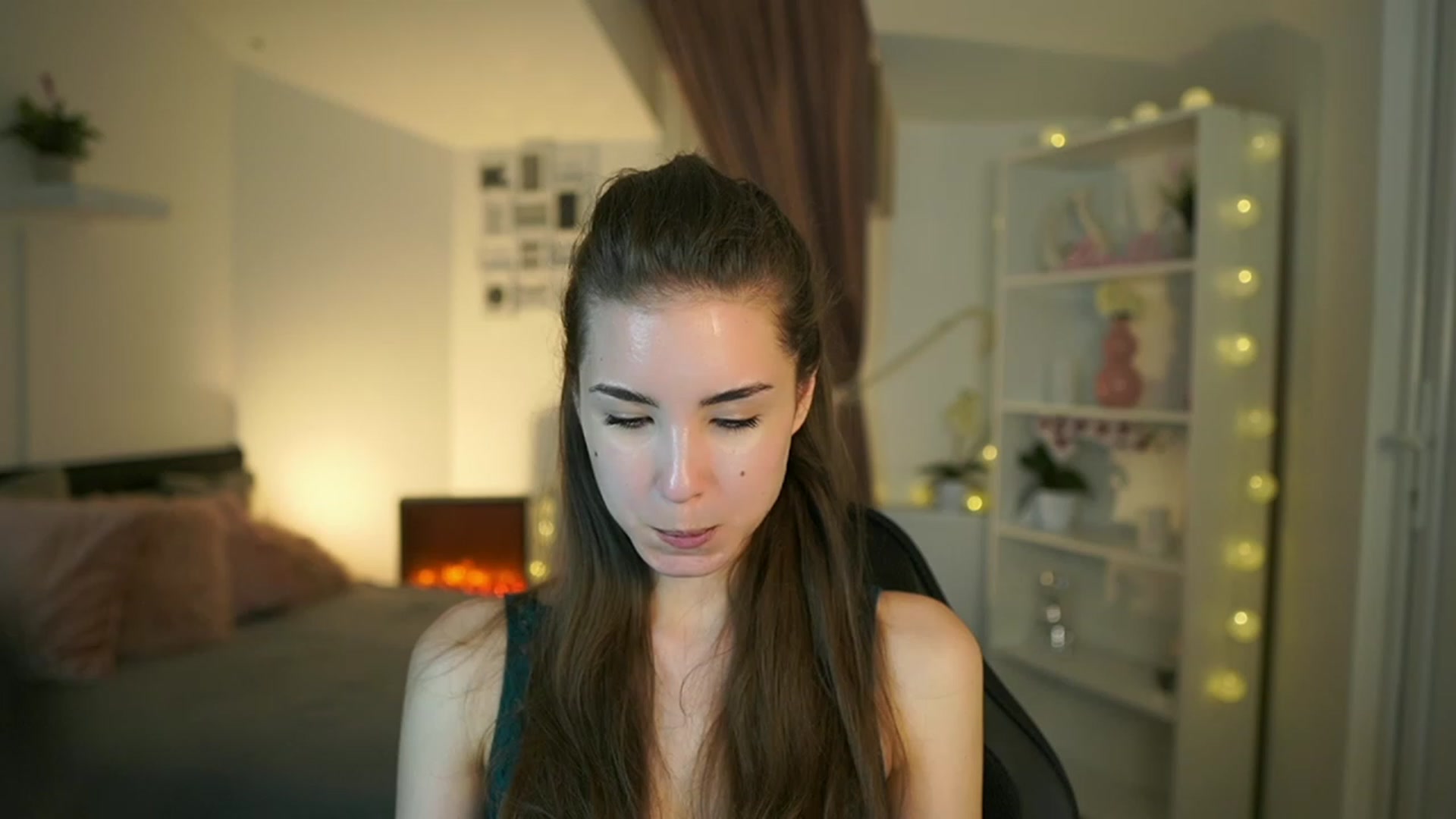 Gallery image thumbnail from Shy_jane's myfreecams stream on, 05/21/2023, 17:05 image 10 of 20