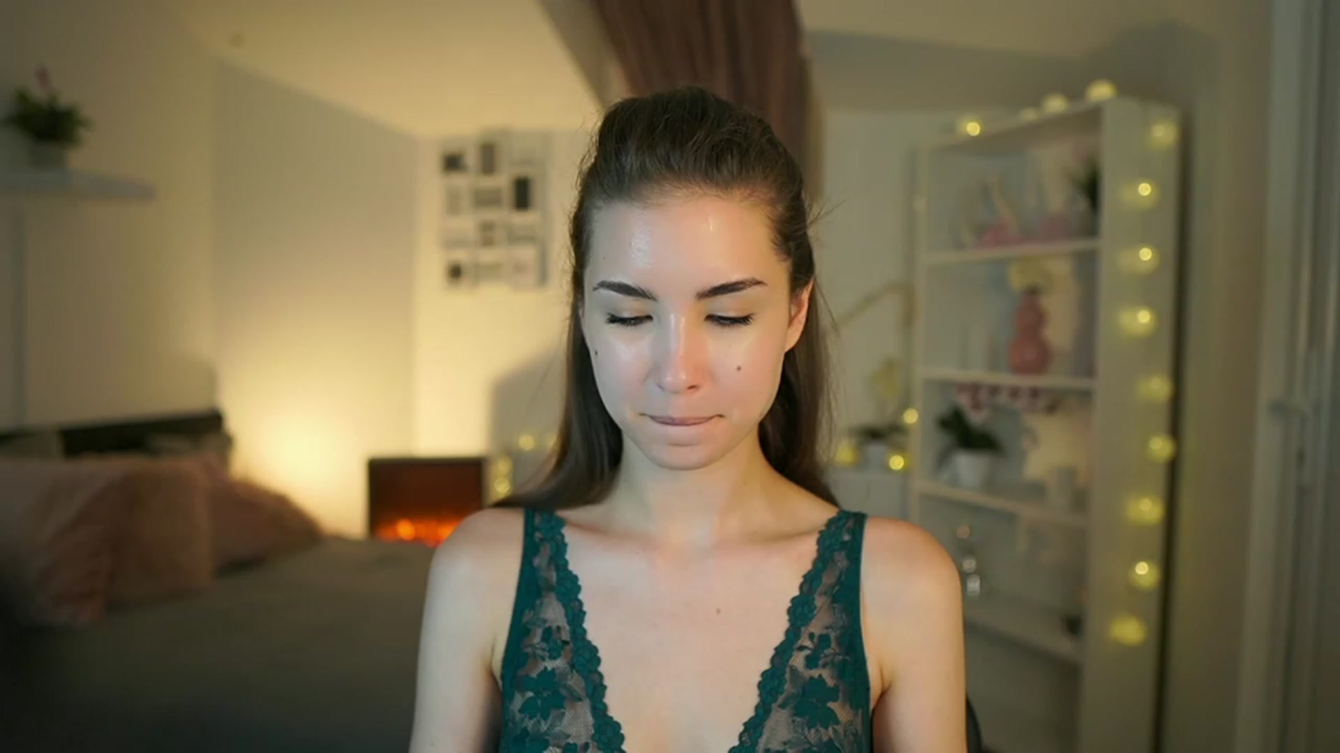 Gallery image thumbnail from Shy_jane's myfreecams stream on, 05/21/2023, 17:05 image 3 of 20