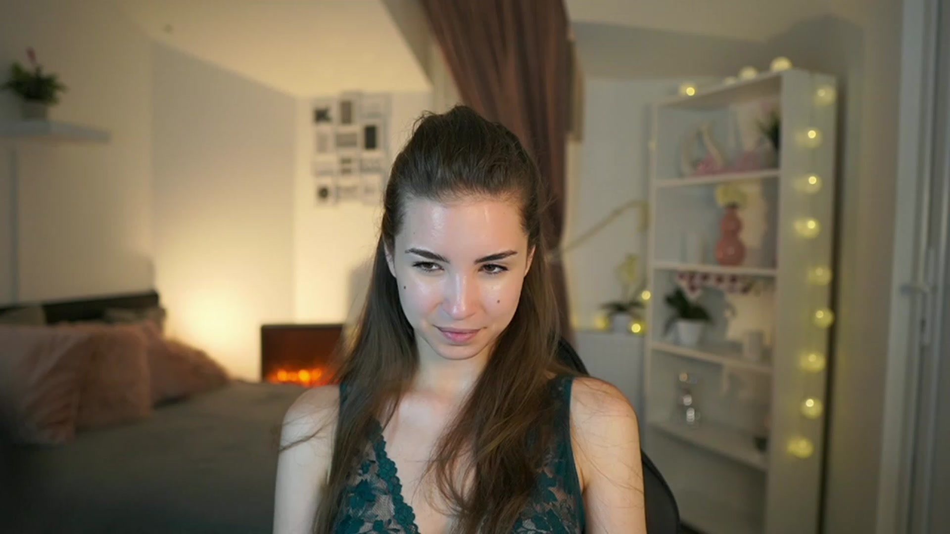 Gallery image thumbnail from Shy_jane's myfreecams stream on, 05/21/2023, 17:05 image 7 of 20