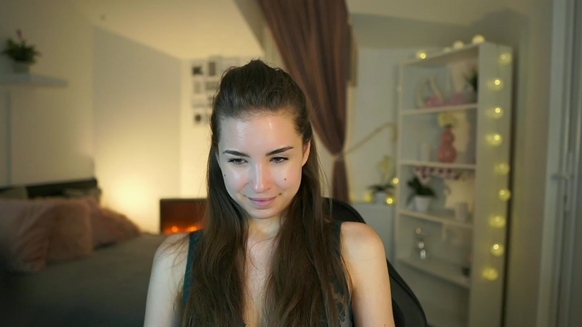 Gallery image thumbnail from Shy_jane's myfreecams stream on, 05/21/2023, 17:05 image 11 of 20