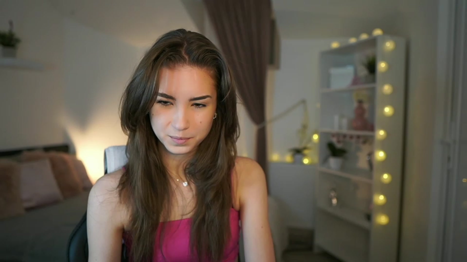 Gallery image thumbnail from Shy_jane's myfreecams stream on, 05/24/2023, 14:26 image 20 of 20