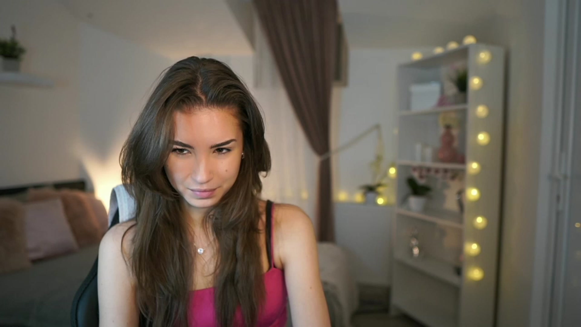 Gallery image thumbnail from Shy_jane's myfreecams stream on, 05/24/2023, 14:26 image 3 of 20