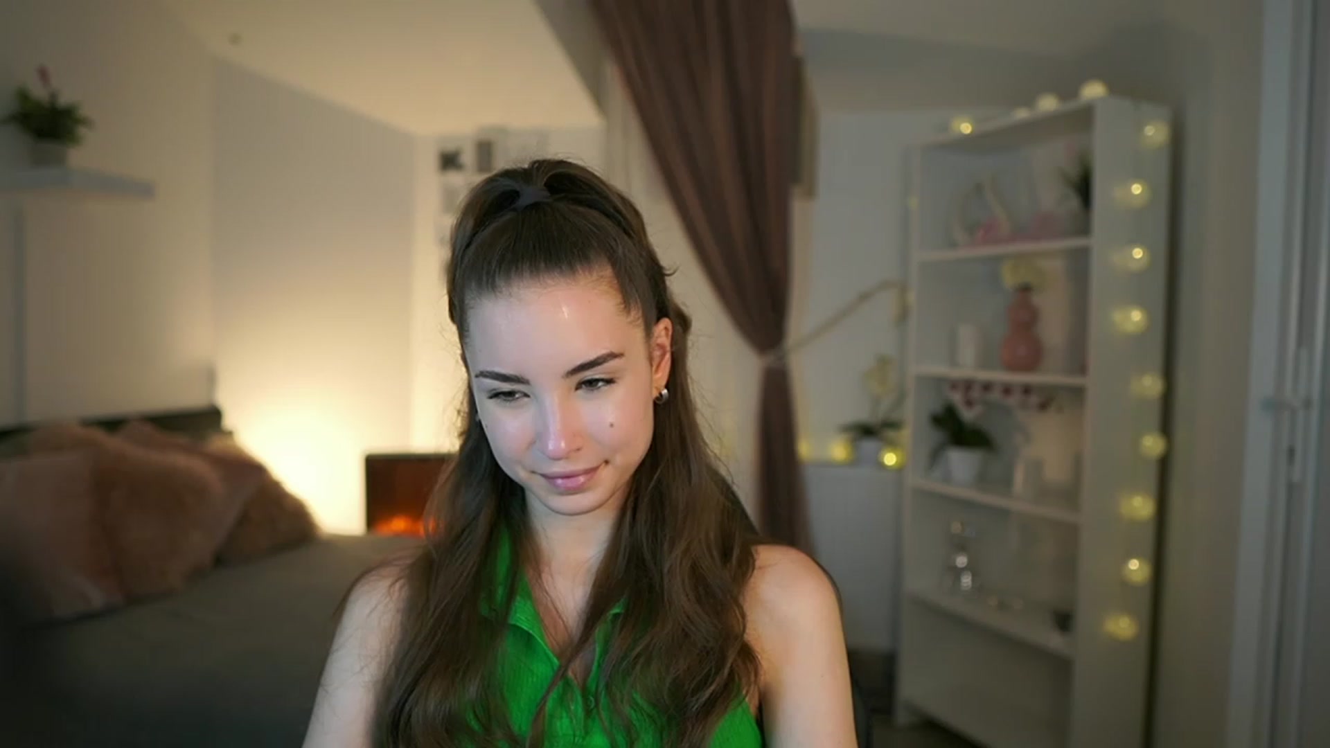 Gallery image thumbnail from Shy_jane's myfreecams stream on, 05/25/2023, 14:49 image 3 of 20