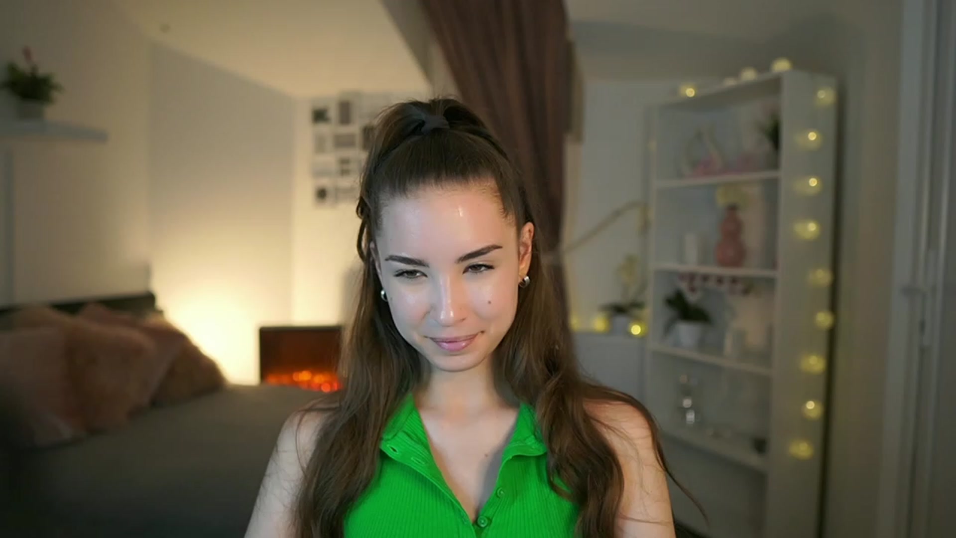 Gallery image thumbnail from Shy_jane's myfreecams stream on, 05/25/2023, 17:30 image 10 of 20