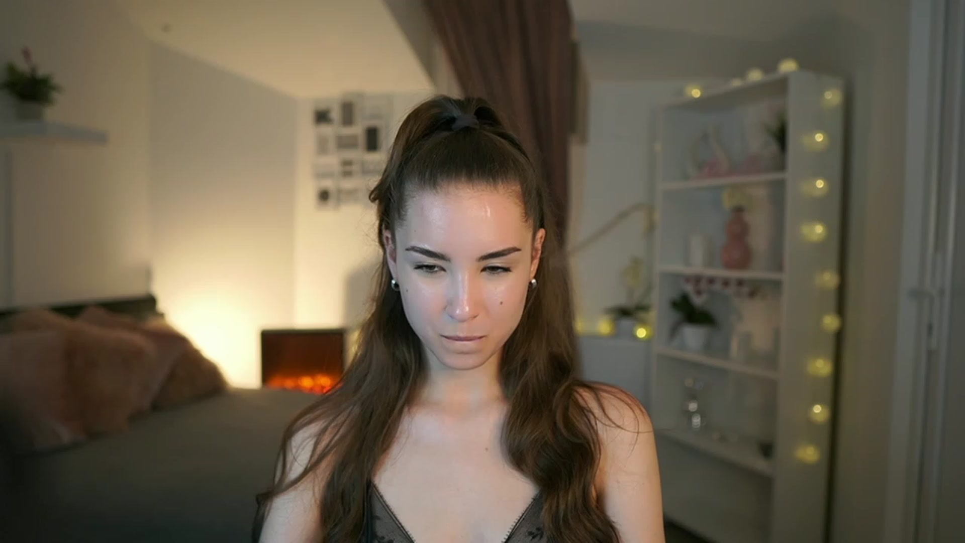 Gallery image thumbnail from Shy_jane's myfreecams stream on, 05/25/2023, 17:30 image 19 of 20