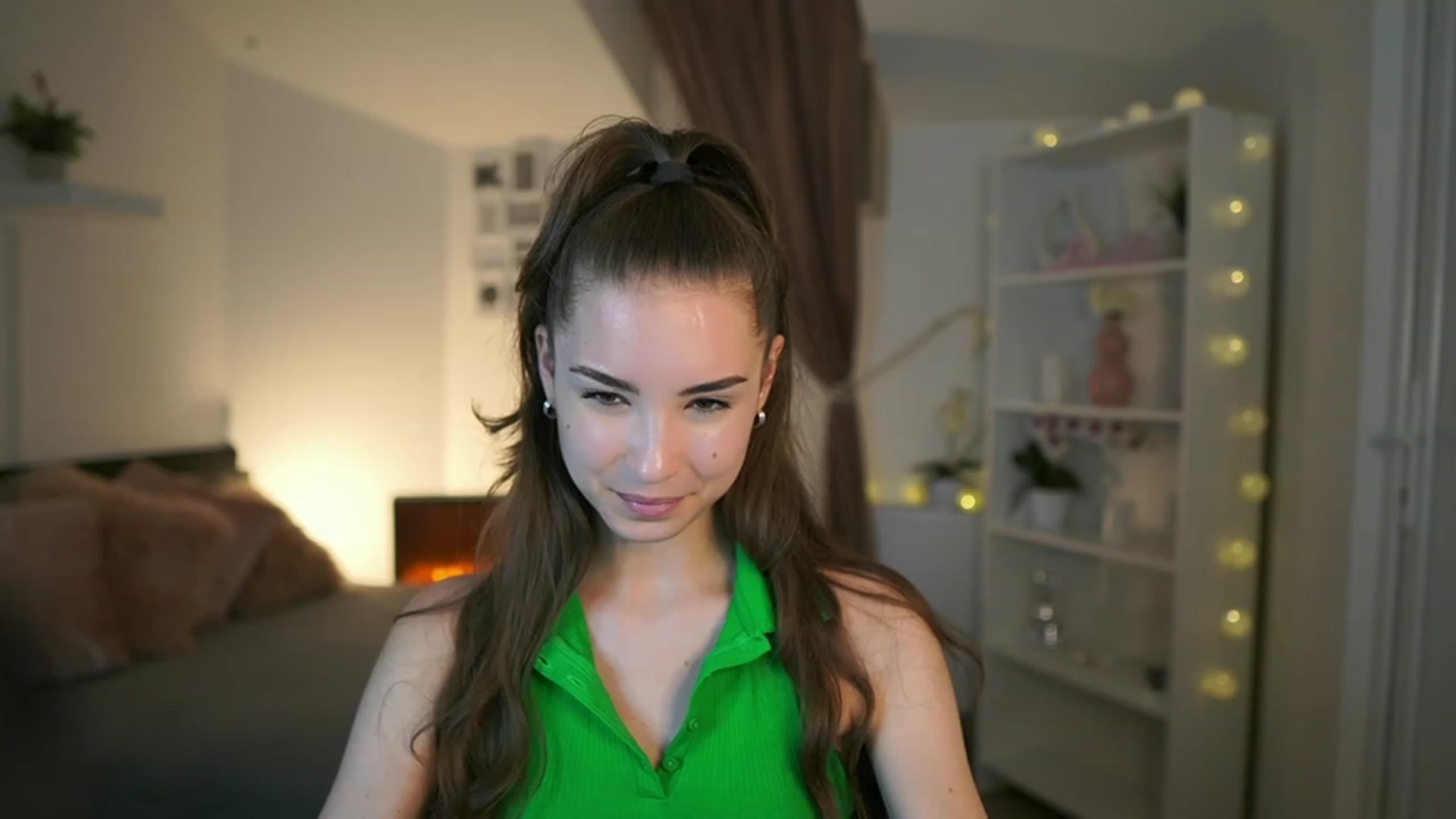 Gallery image thumbnail from Shy_jane's myfreecams stream on, 05/25/2023, 17:30 image 1 of 20