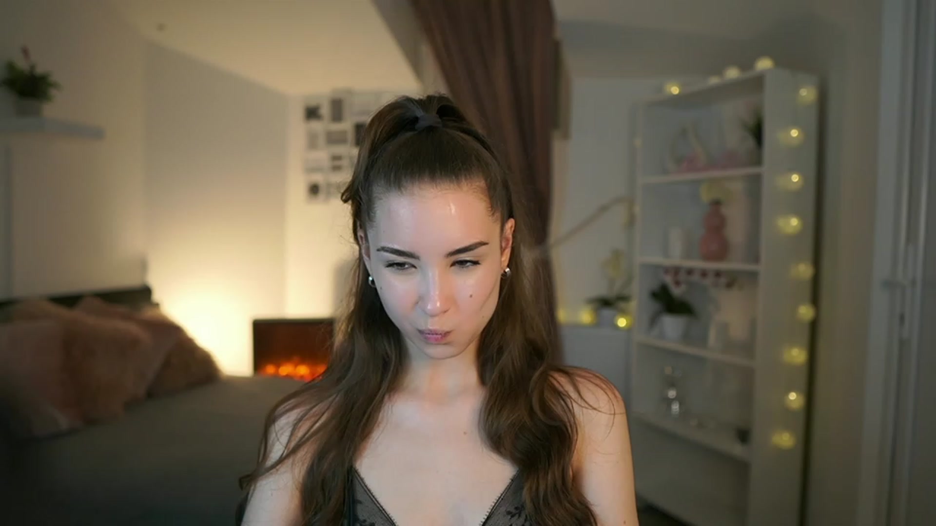 Gallery image thumbnail from Shy_jane's myfreecams stream on, 05/25/2023, 17:30 image 17 of 20