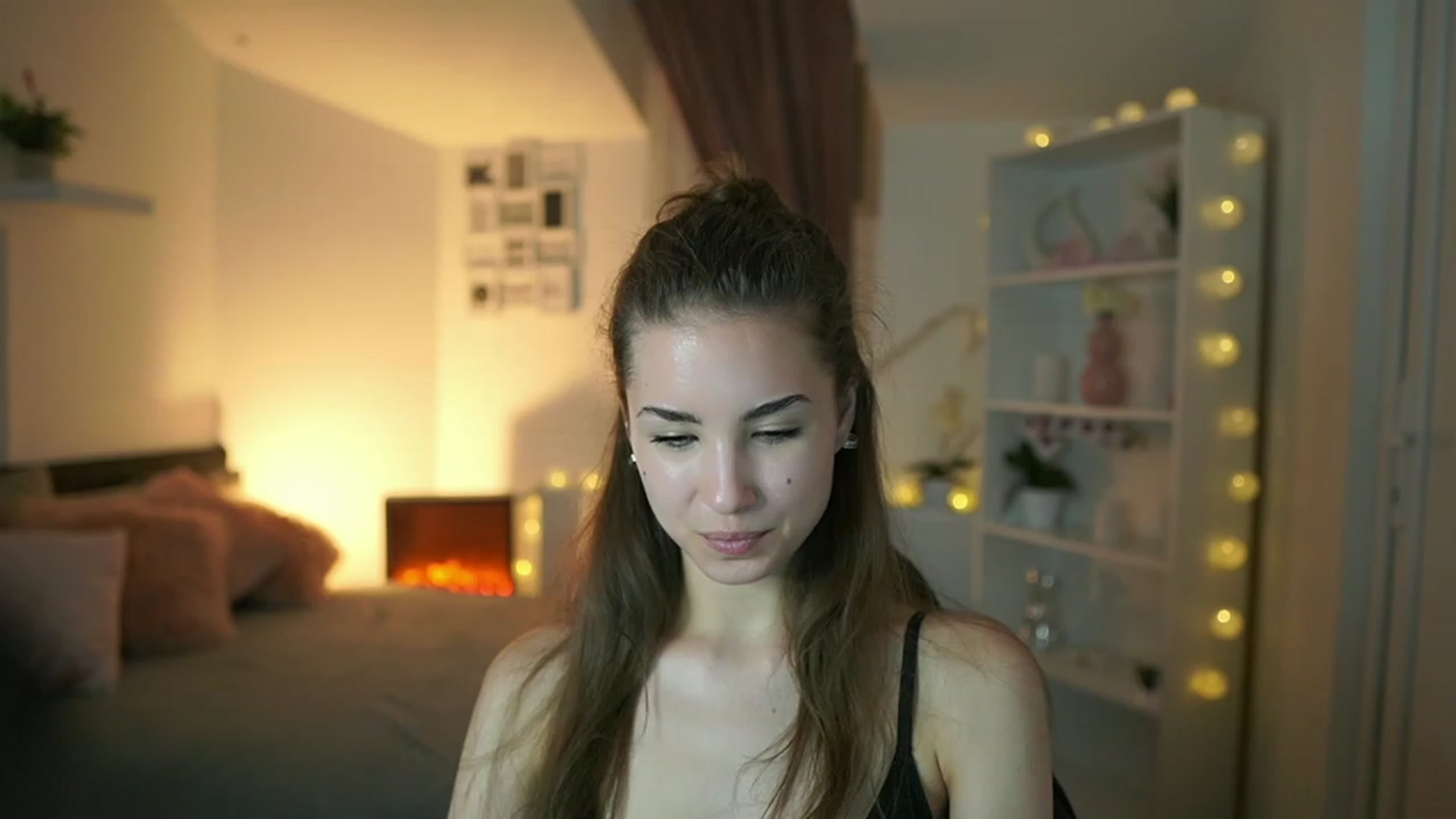 Gallery image thumbnail from Shy_jane's myfreecams stream on, 05/26/2023, 16:44 image 14 of 20