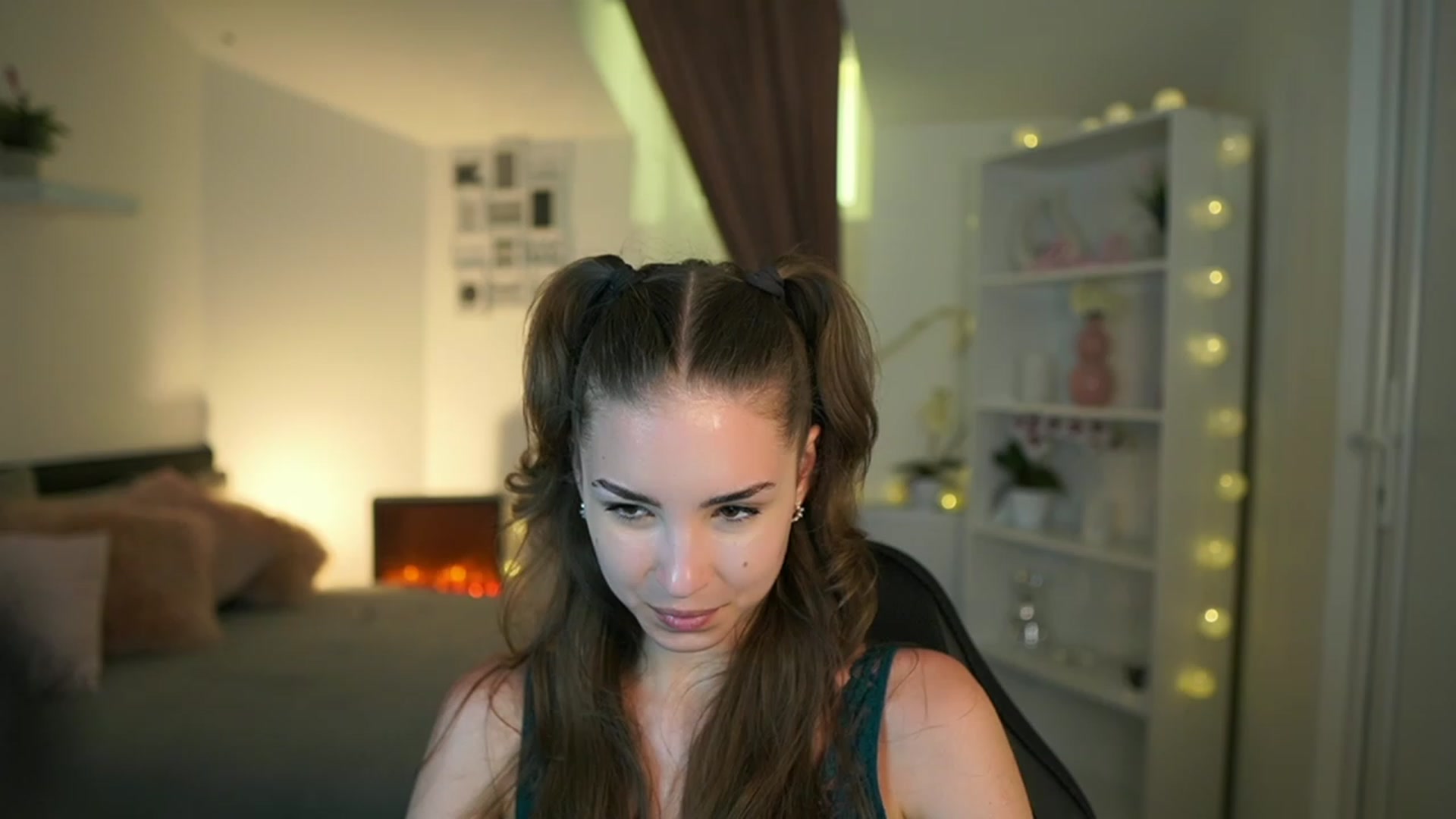 Gallery image thumbnail from Shy_jane's myfreecams stream on, 05/28/2023, 13:37 image 11 of 20