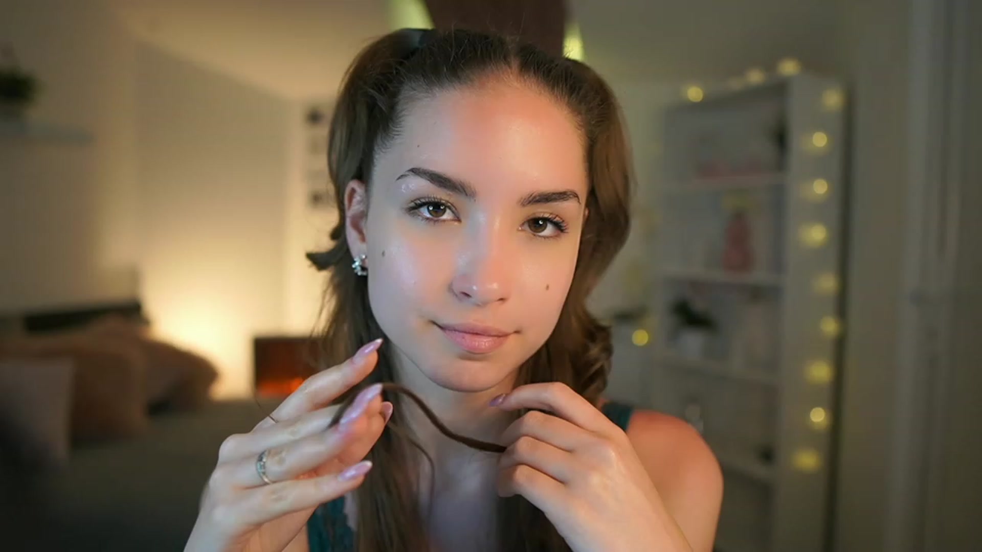 Gallery image thumbnail from Shy_jane's myfreecams stream on, 05/28/2023, 16:15 image 18 of 20