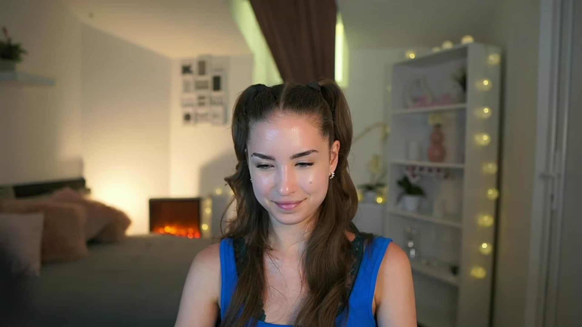 Gallery image thumbnail from Shy_jane's myfreecams stream on, 05/28/2023, 16:15 image 9 of 20