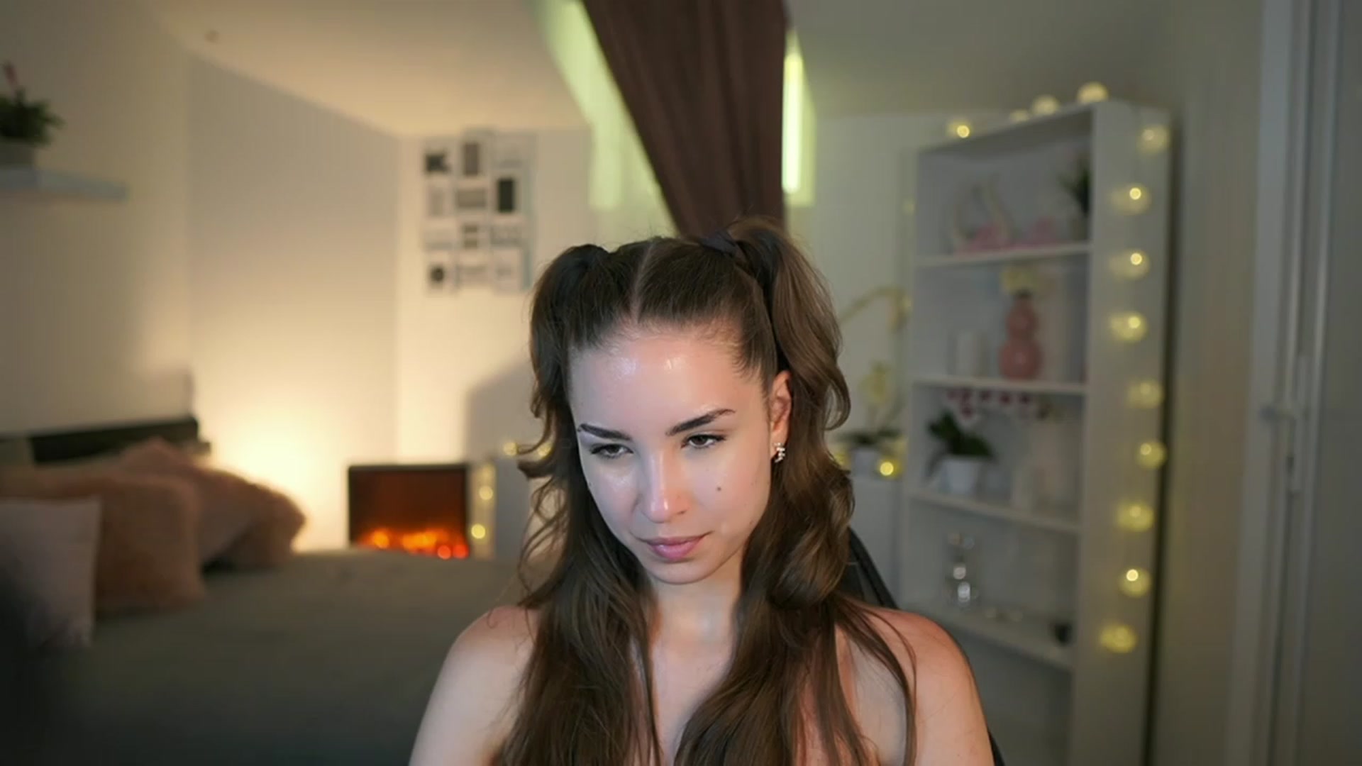Gallery image thumbnail from Shy_jane's myfreecams stream on, 05/28/2023, 17:31 image 2 of 20