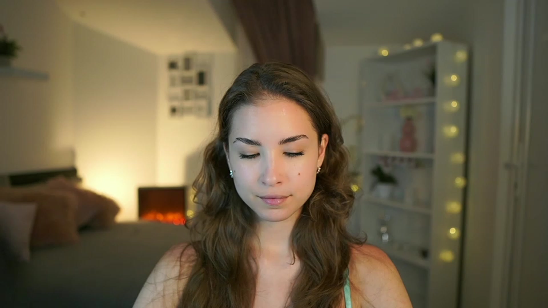 Gallery image thumbnail from Shy_jane's myfreecams stream on, 05/30/2023, 14:36 image 8 of 20