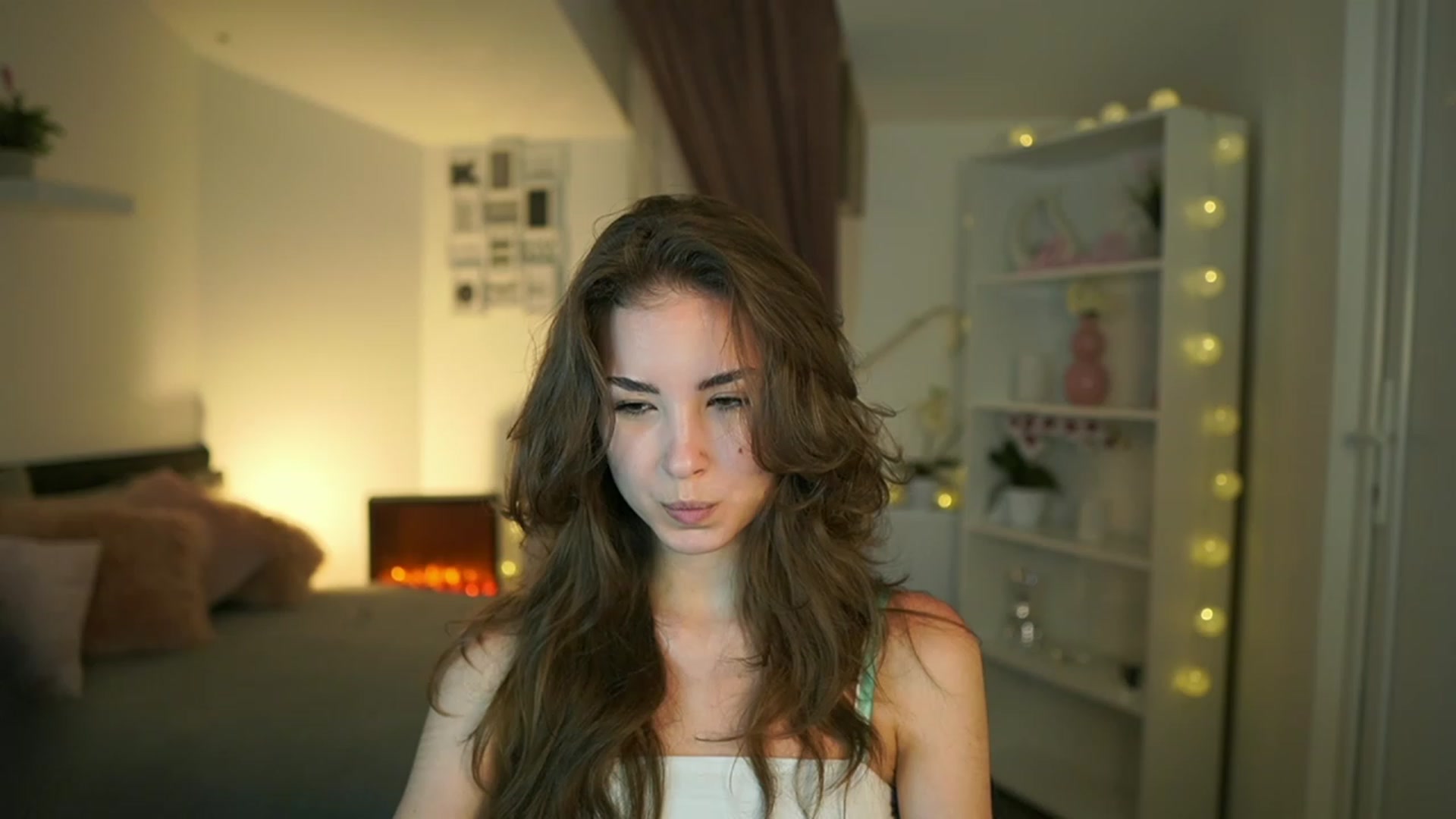 Gallery image thumbnail from Shy_jane's myfreecams stream on, 05/30/2023, 14:36 image 1 of 20