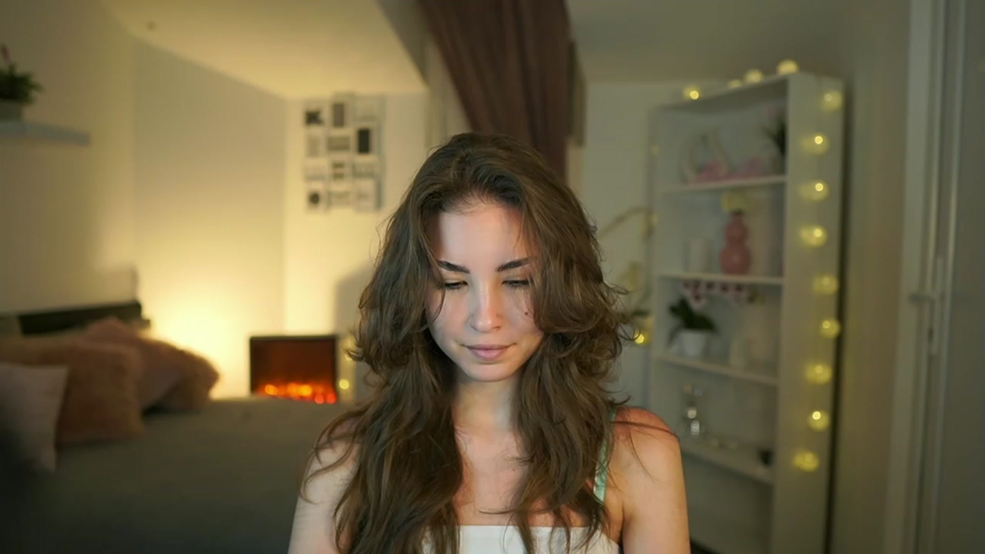 Gallery image thumbnail from Shy_jane's myfreecams stream on, 05/30/2023, 14:36 image 2 of 20