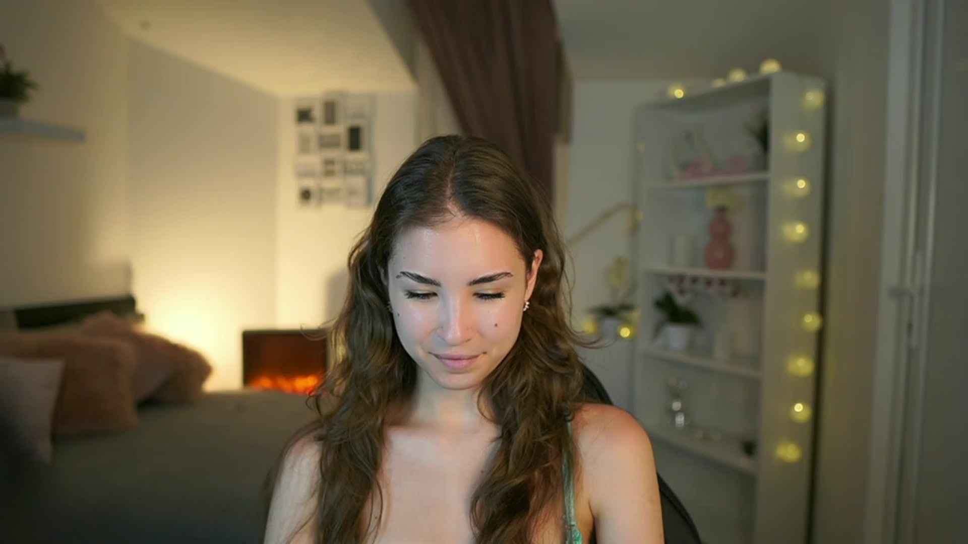 Gallery image thumbnail from Shy_jane's myfreecams stream on, 05/30/2023, 14:36 image 18 of 20