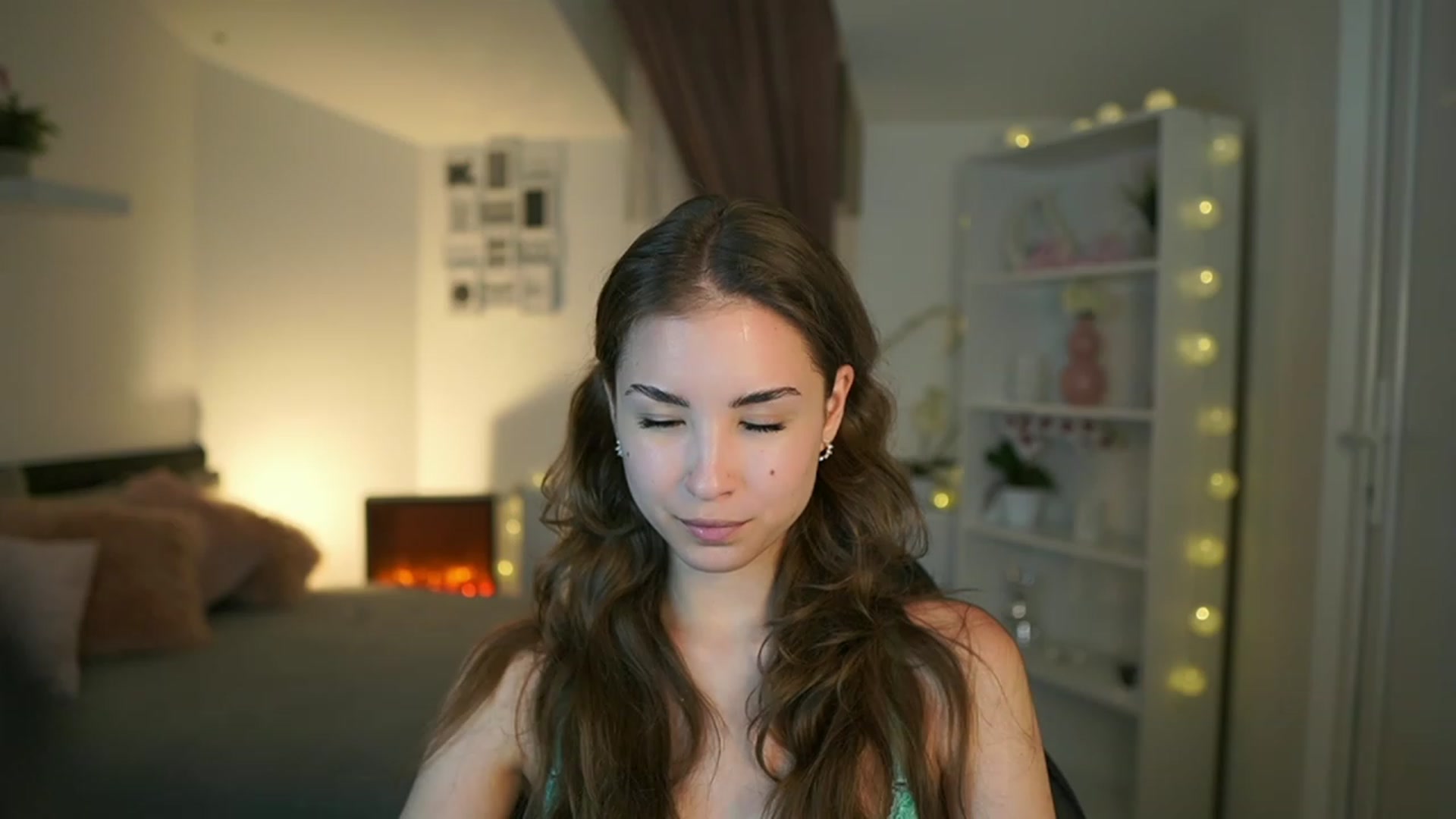 Gallery image thumbnail from Shy_jane's myfreecams stream on, 05/30/2023, 14:36 image 9 of 20