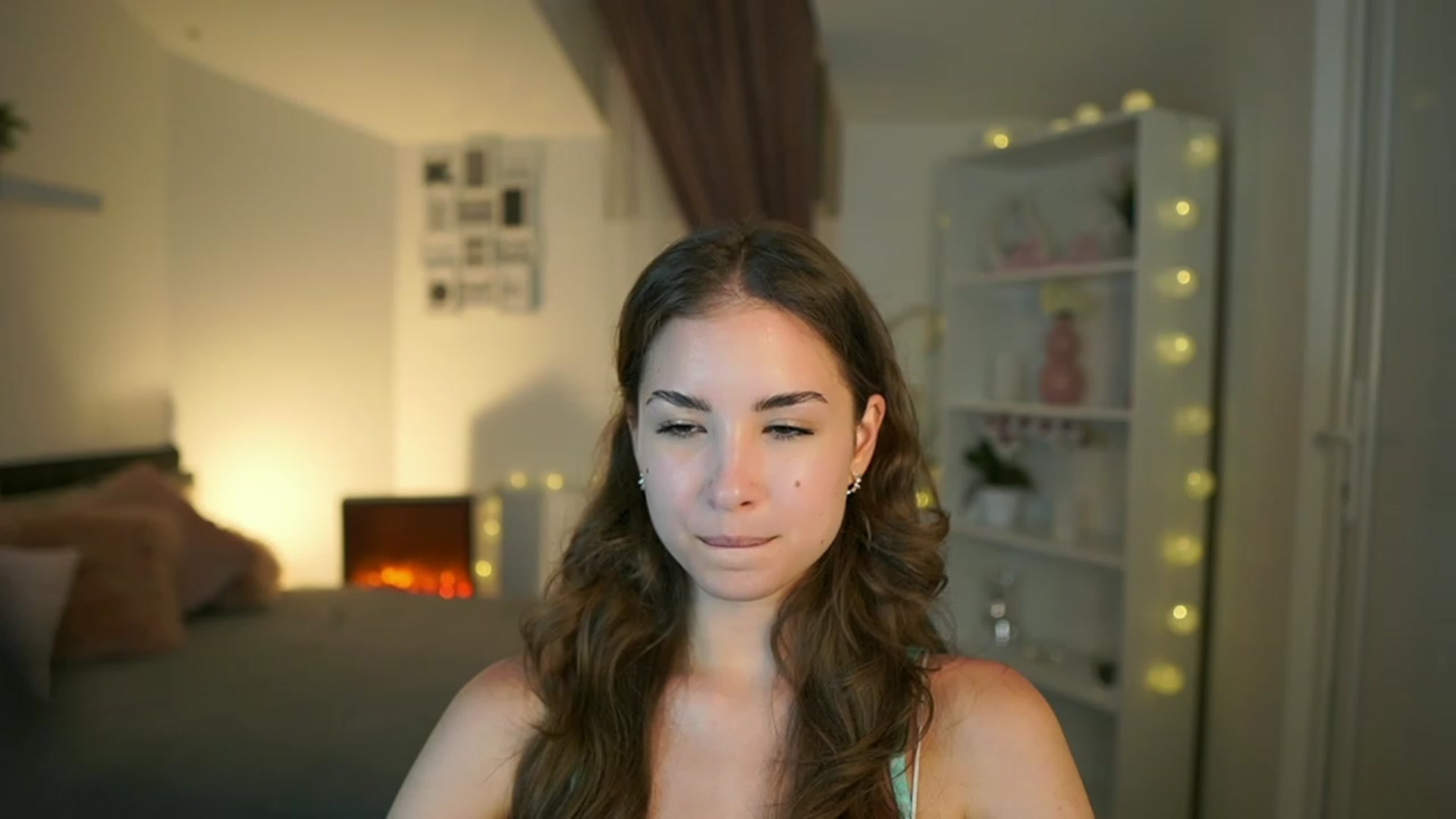 Gallery image thumbnail from Shy_jane's myfreecams stream on, 05/30/2023, 15:34 image 2 of 20