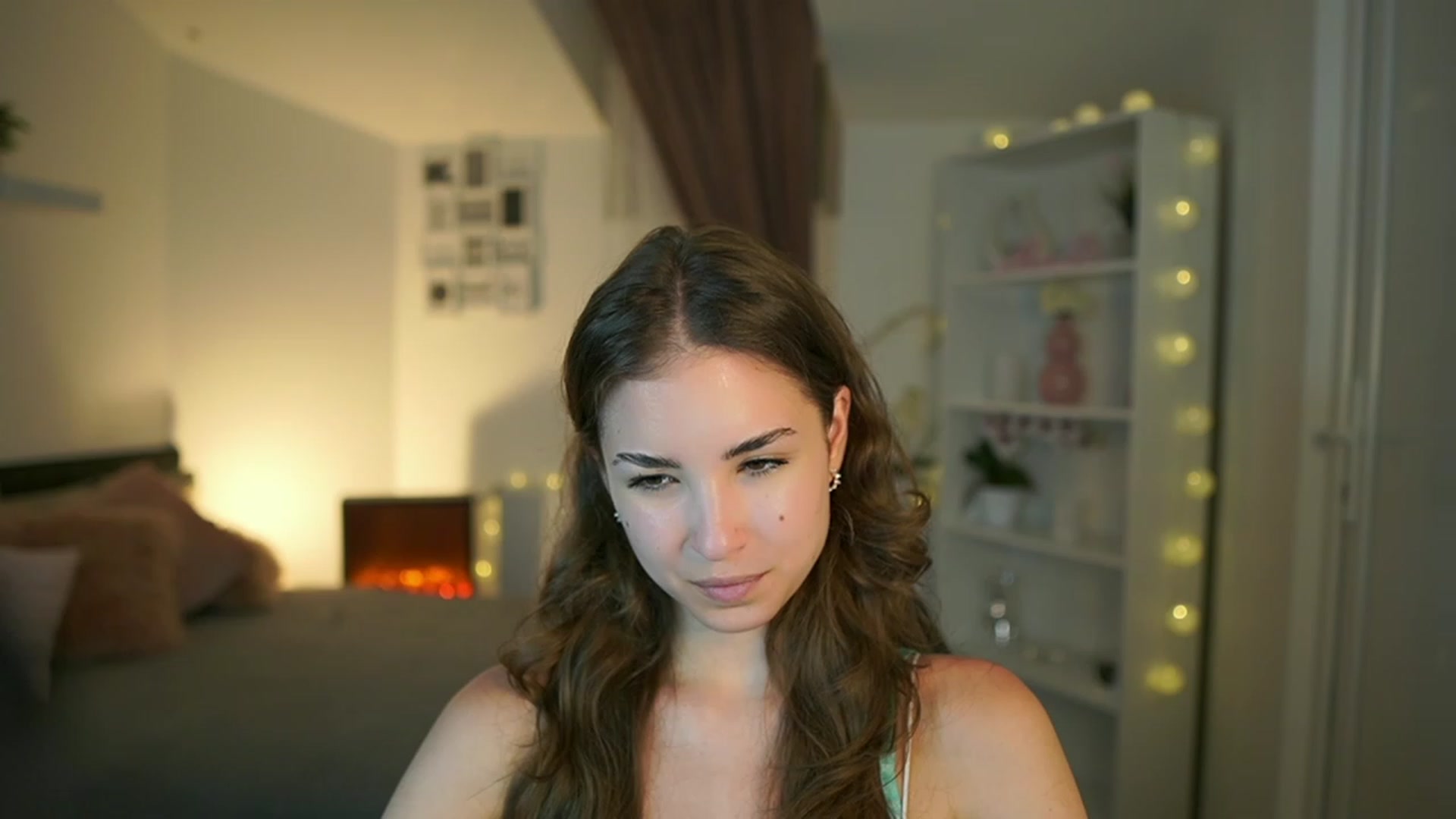 Gallery image thumbnail from Shy_jane's myfreecams stream on, 05/30/2023, 15:34 image 5 of 20