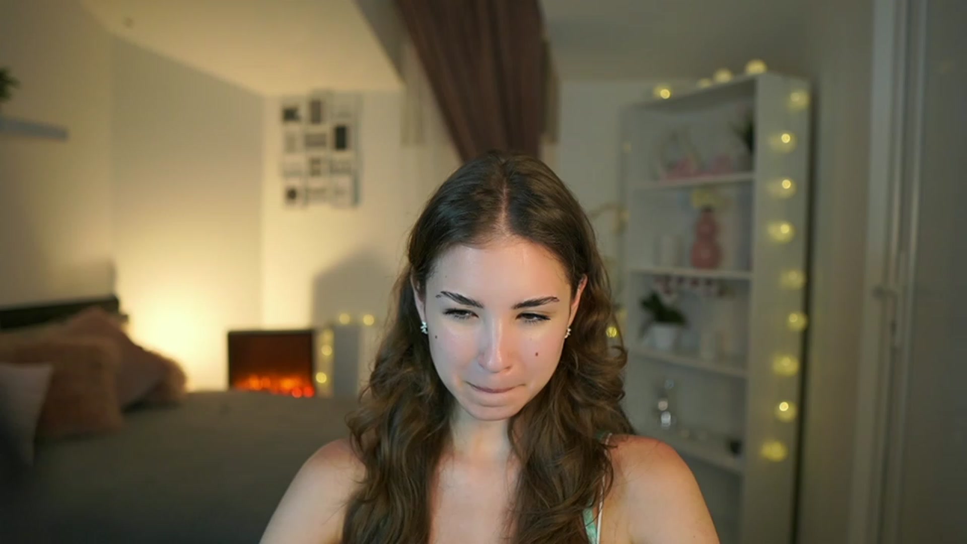 Gallery image thumbnail from Shy_jane's myfreecams stream on, 05/30/2023, 15:34 image 7 of 20