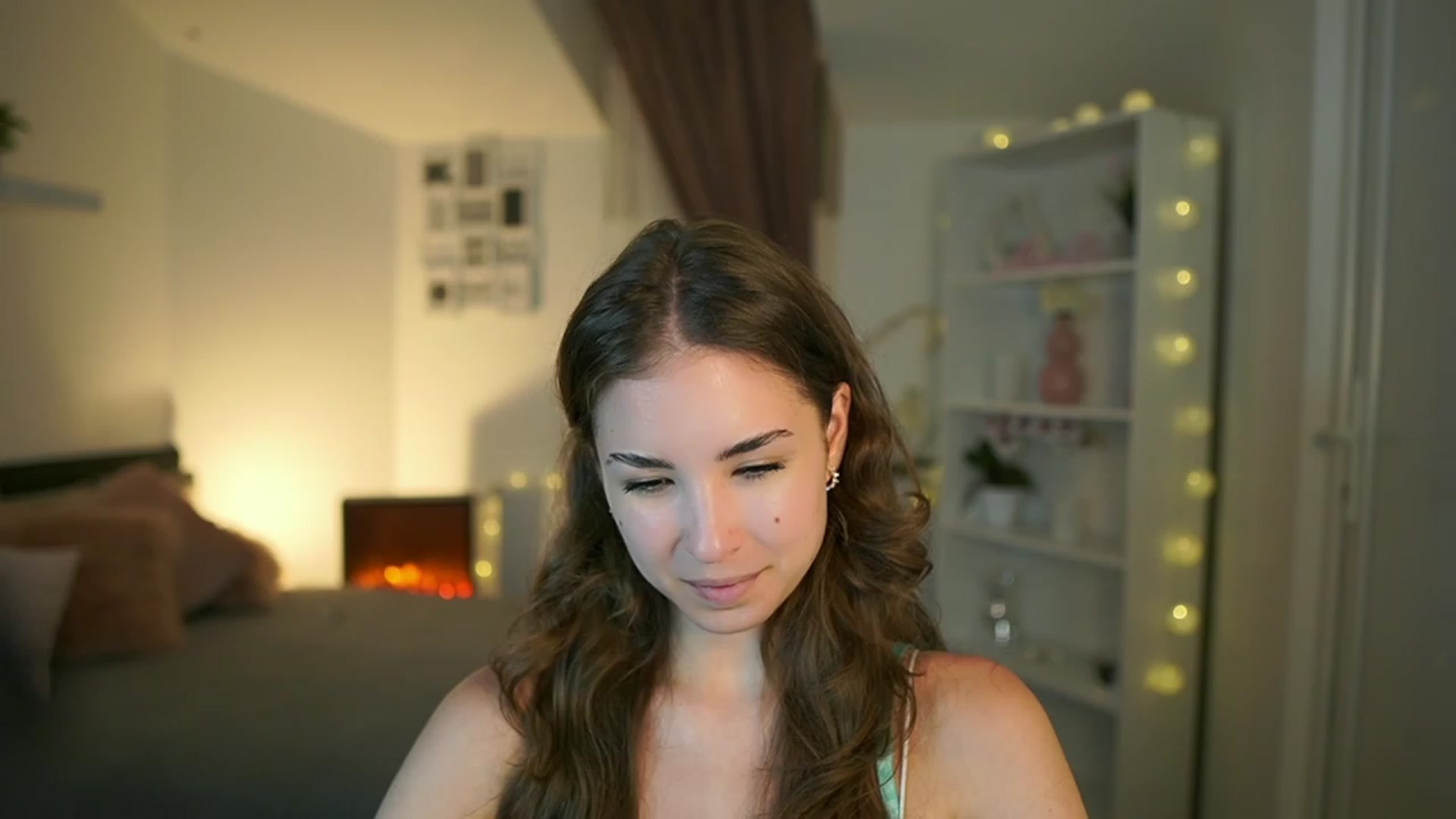 Gallery image thumbnail from Shy_jane's myfreecams stream on, 05/30/2023, 15:34 image 1 of 20