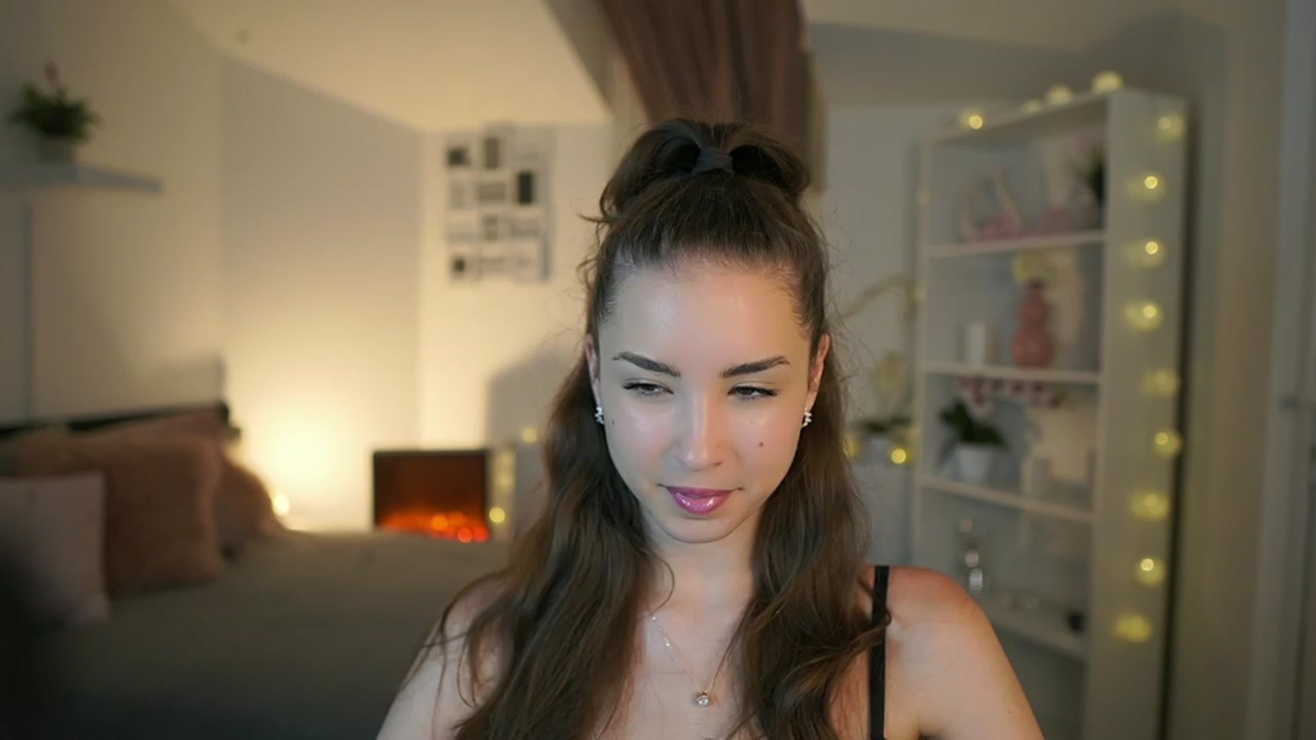 Gallery image thumbnail from Shy_jane's myfreecams stream on, 06/01/2023, 09:42 image 19 of 20