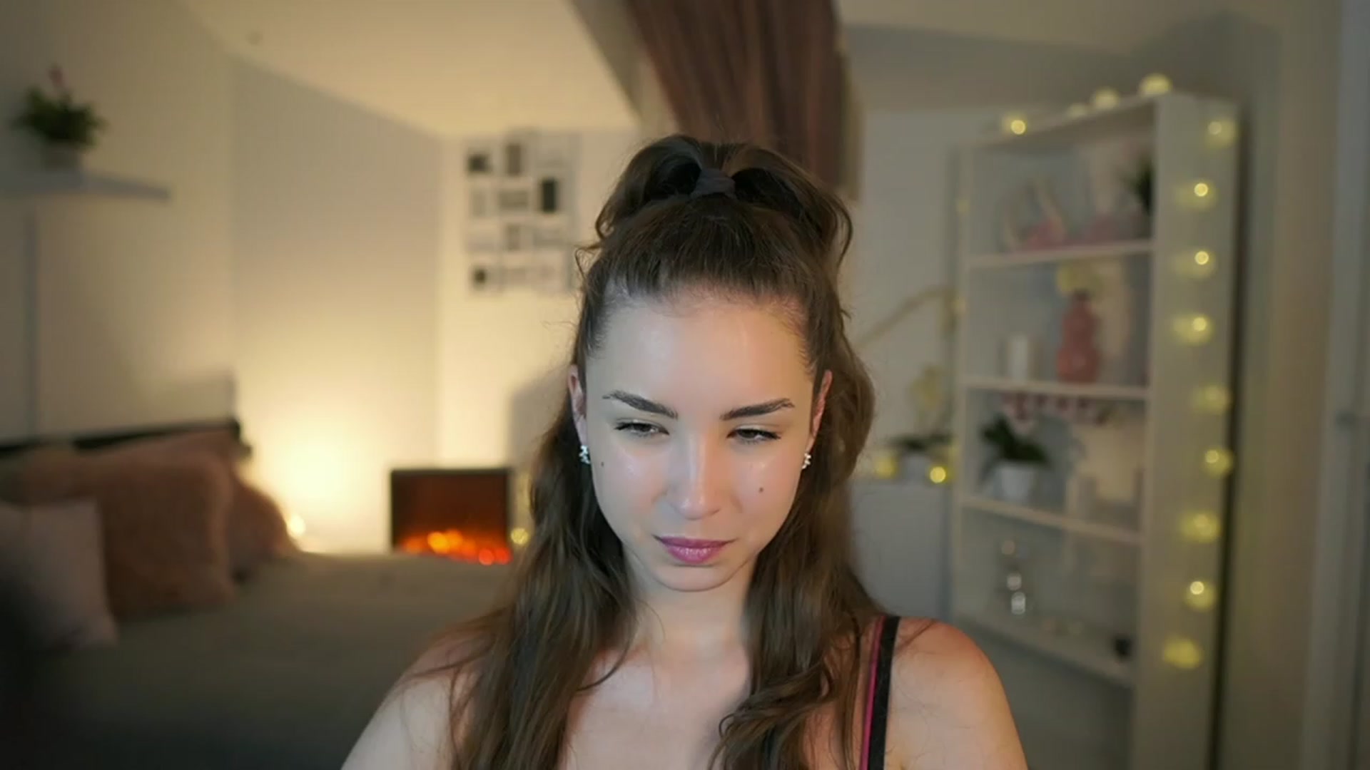 Gallery image thumbnail from Shy_jane's myfreecams stream on, 06/01/2023, 11:40 image 1 of 20