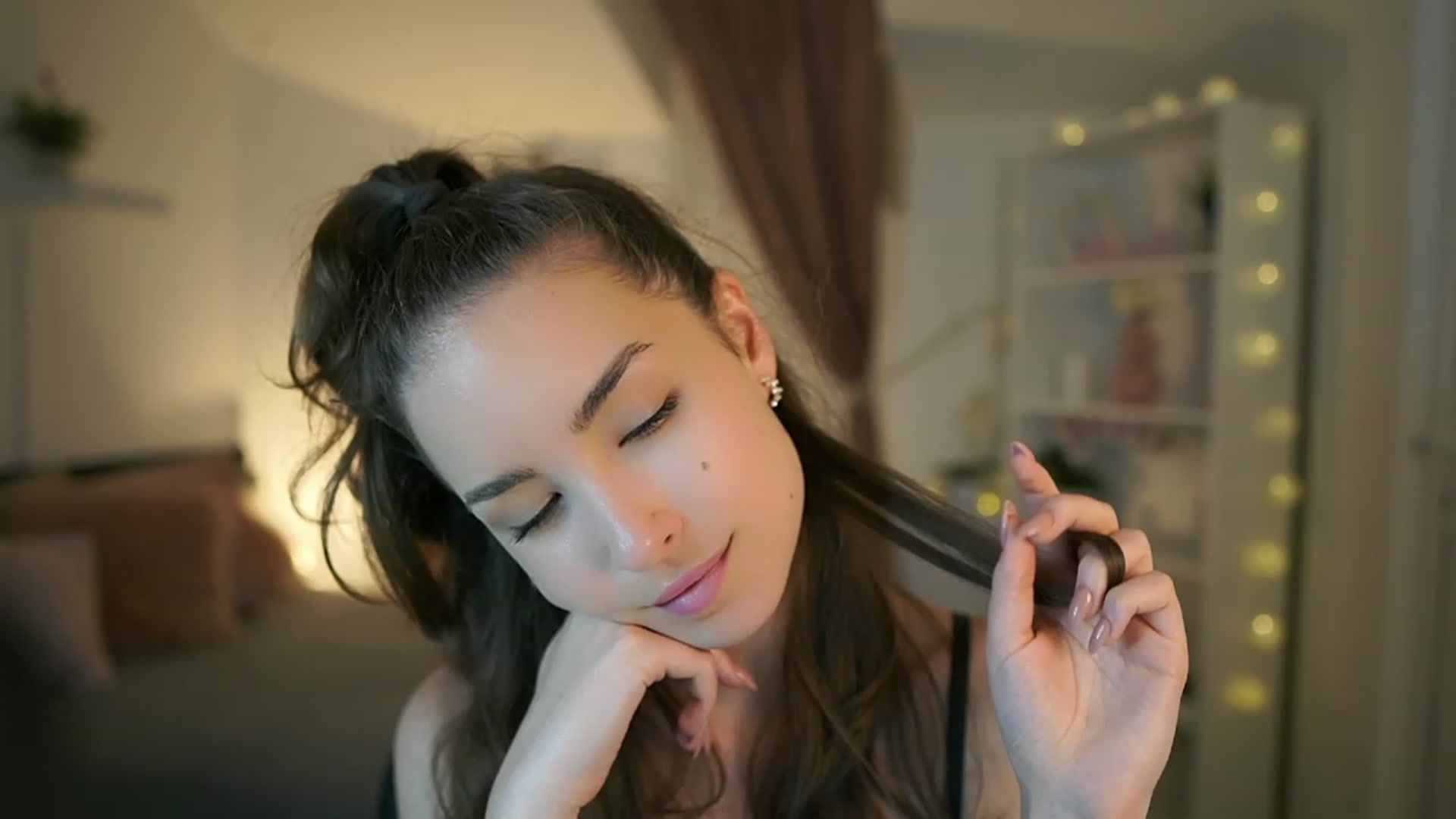 Gallery image thumbnail from Shy_jane's myfreecams stream on, 06/01/2023, 12:46 image 17 of 20