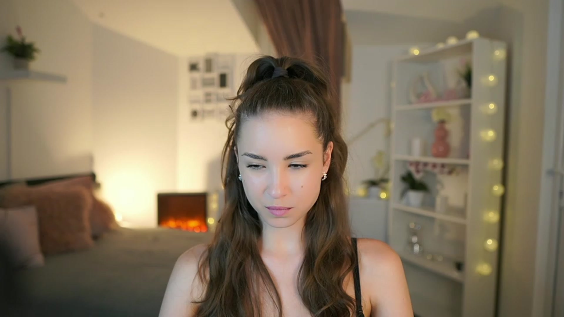 Gallery image thumbnail from Shy_jane's myfreecams stream on, 06/01/2023, 12:46 image 15 of 20