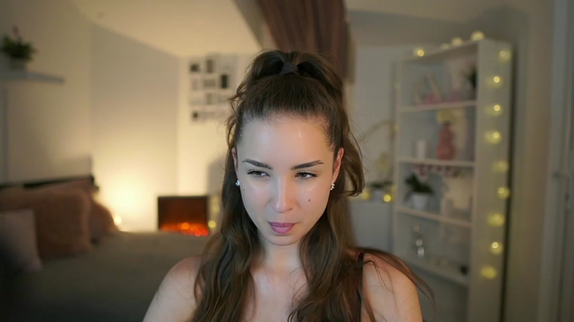 Gallery image thumbnail from Shy_jane's myfreecams stream on, 06/01/2023, 14:32 image 2 of 20