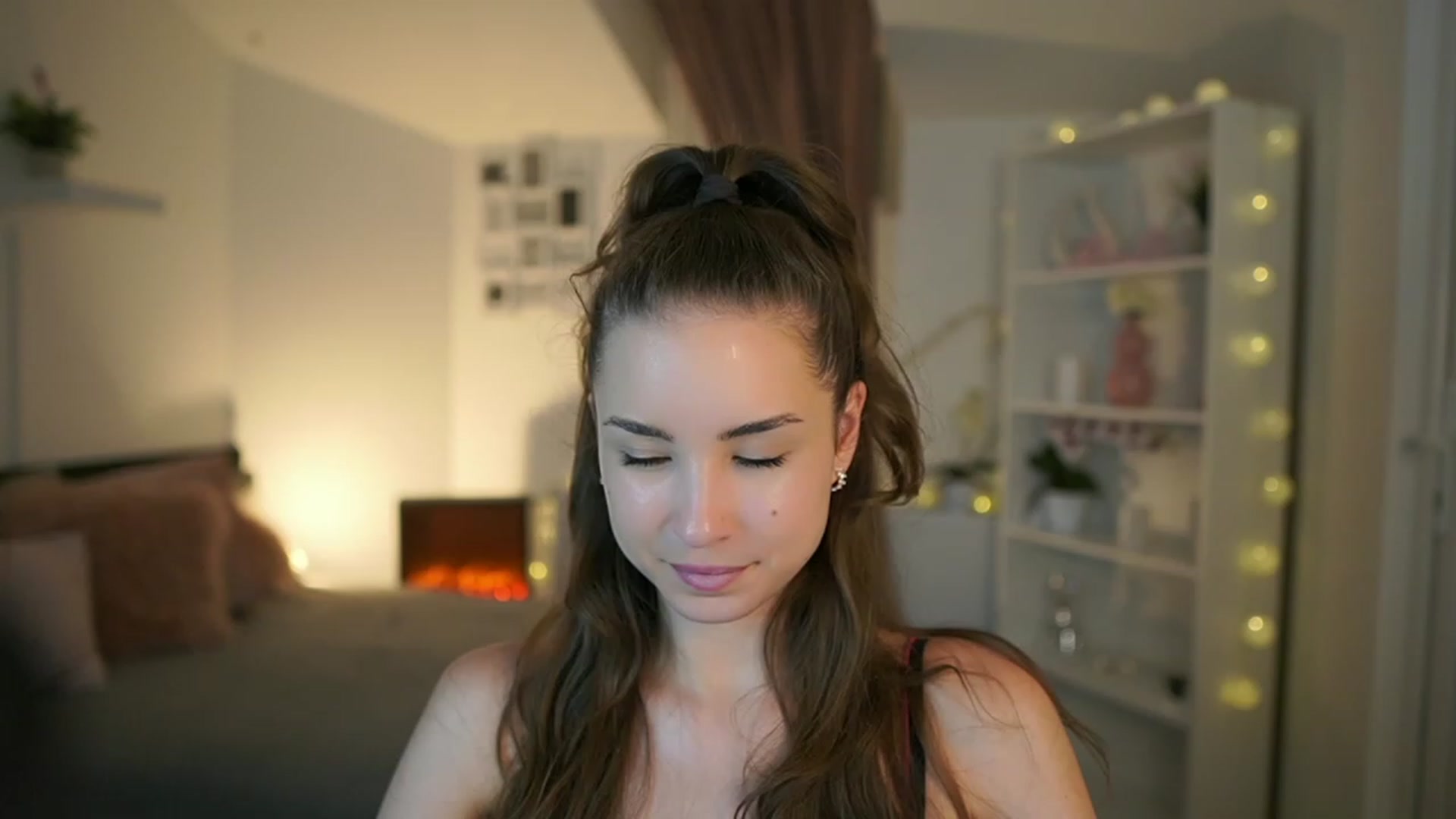 Gallery image thumbnail from Shy_jane's myfreecams stream on, 06/01/2023, 14:32 image 6 of 20