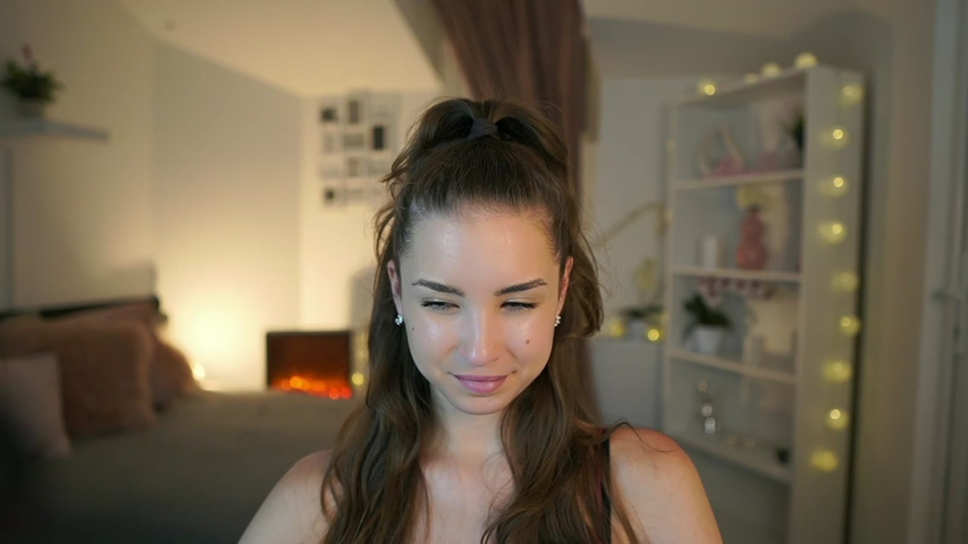 Gallery image thumbnail from Shy_jane's myfreecams stream on, 06/01/2023, 14:32 image 15 of 20